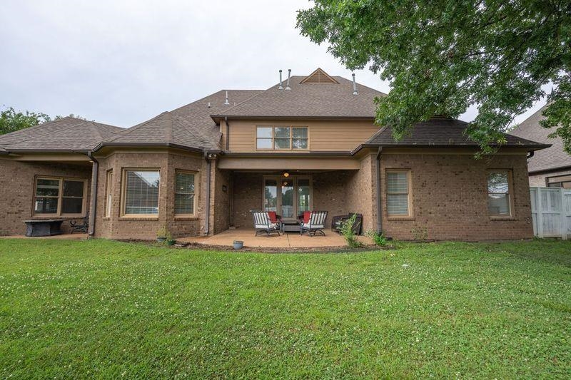 1105 W OLD HEARTHSTONE CIR