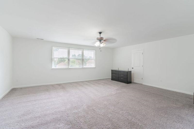 1105 W OLD HEARTHSTONE CIR