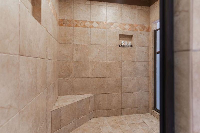 1105 W OLD HEARTHSTONE CIR