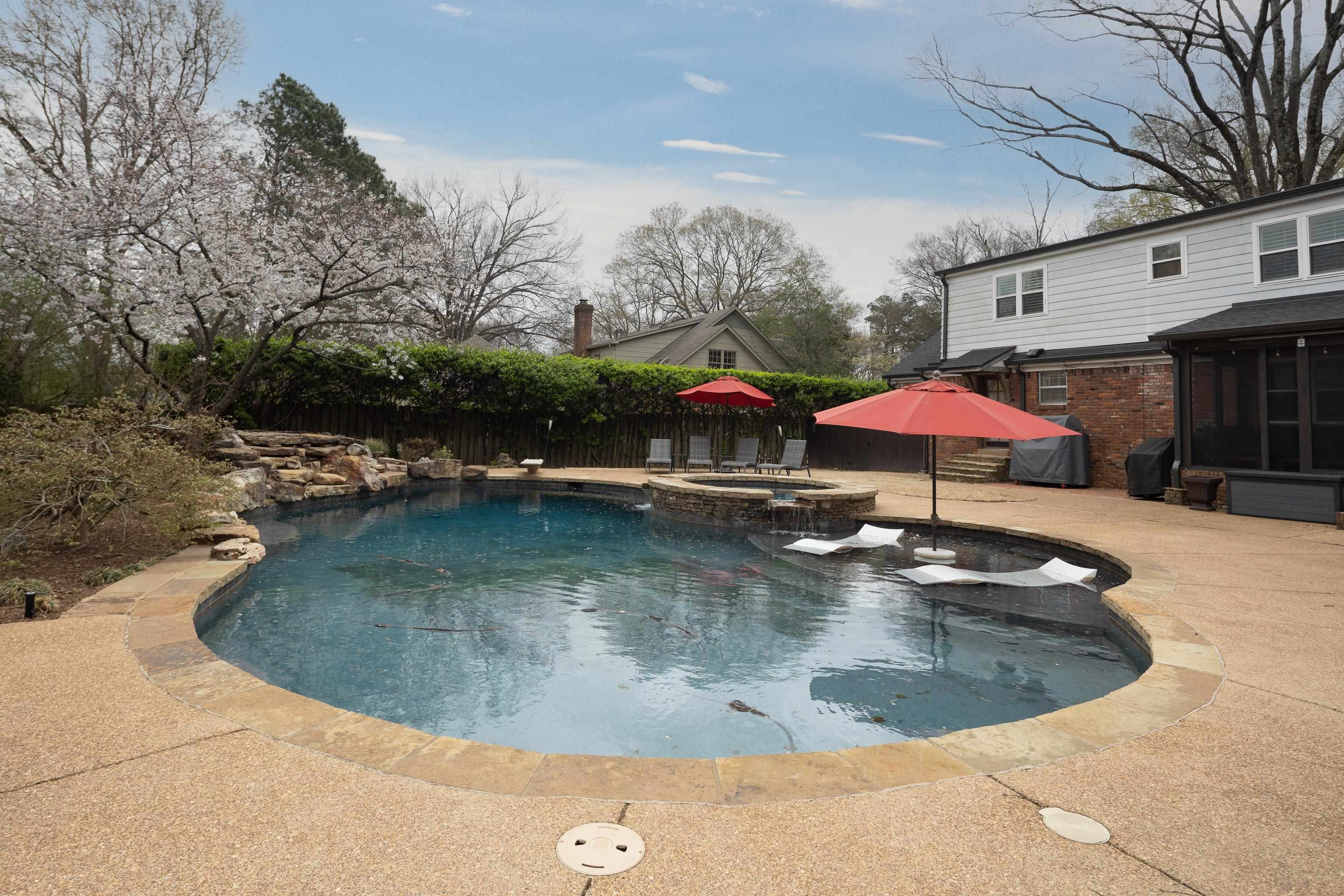 6630 MONMOUTH DR