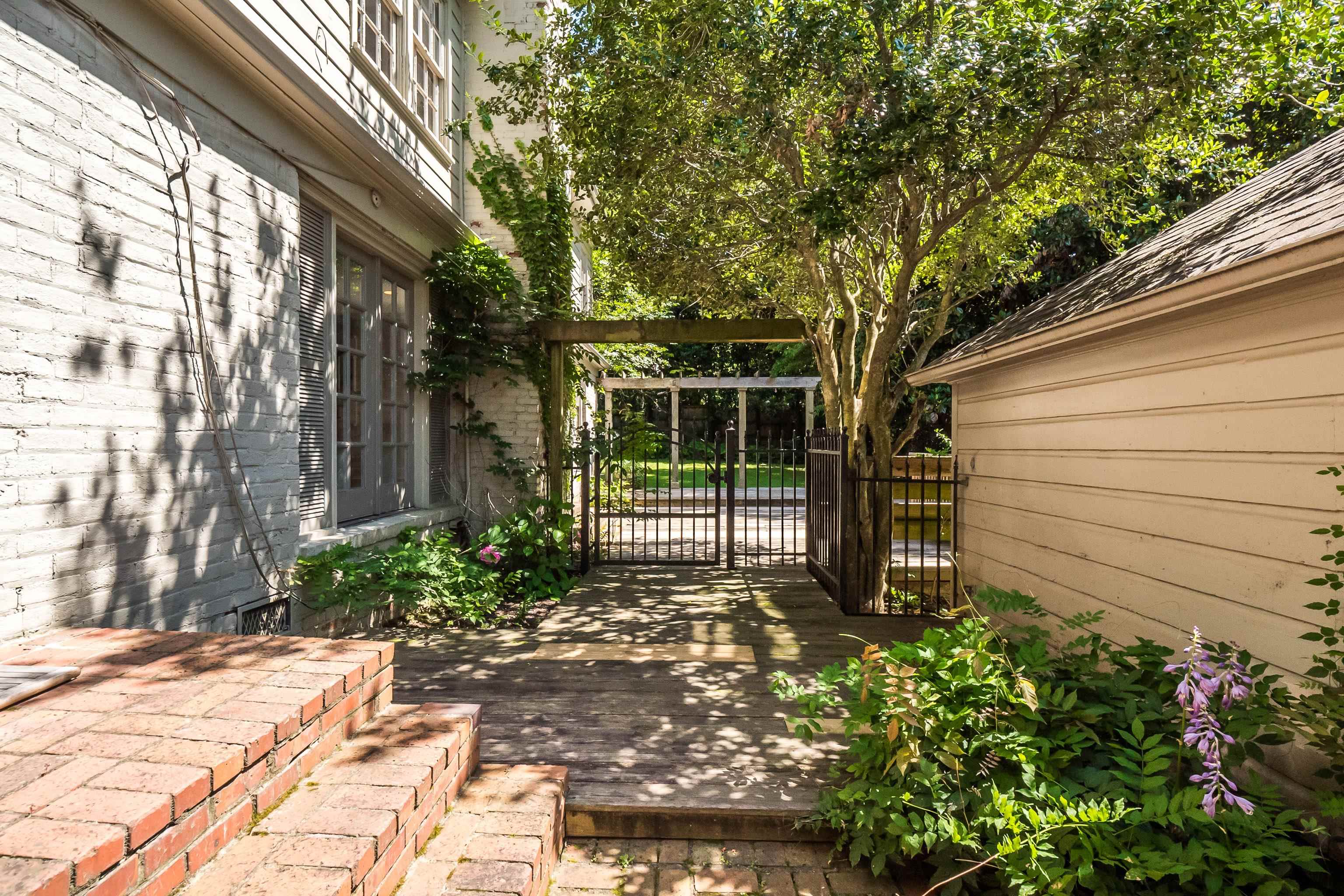 135 CHERRY RD
