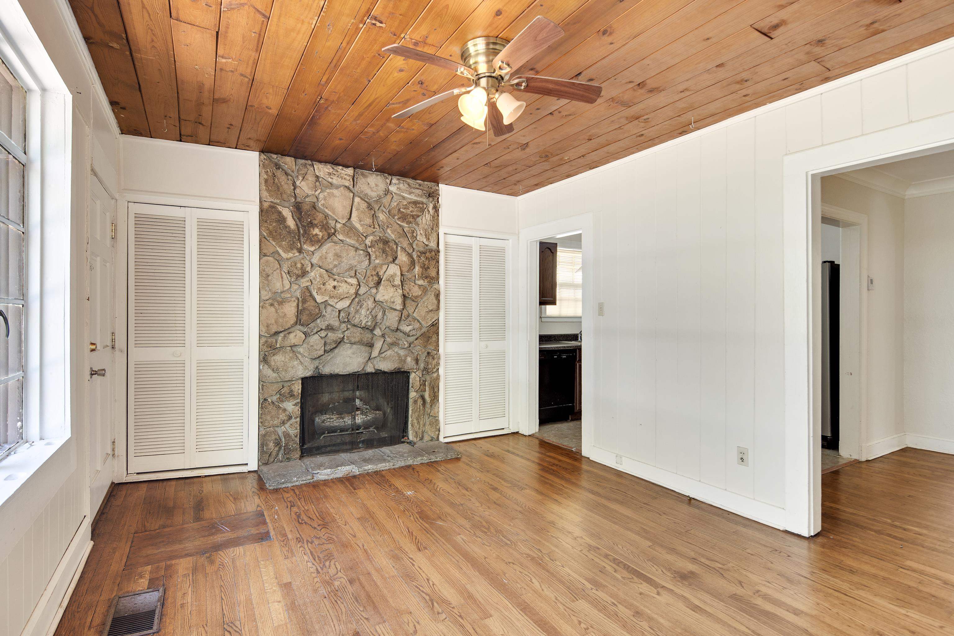 3760 KEARNEY AVE