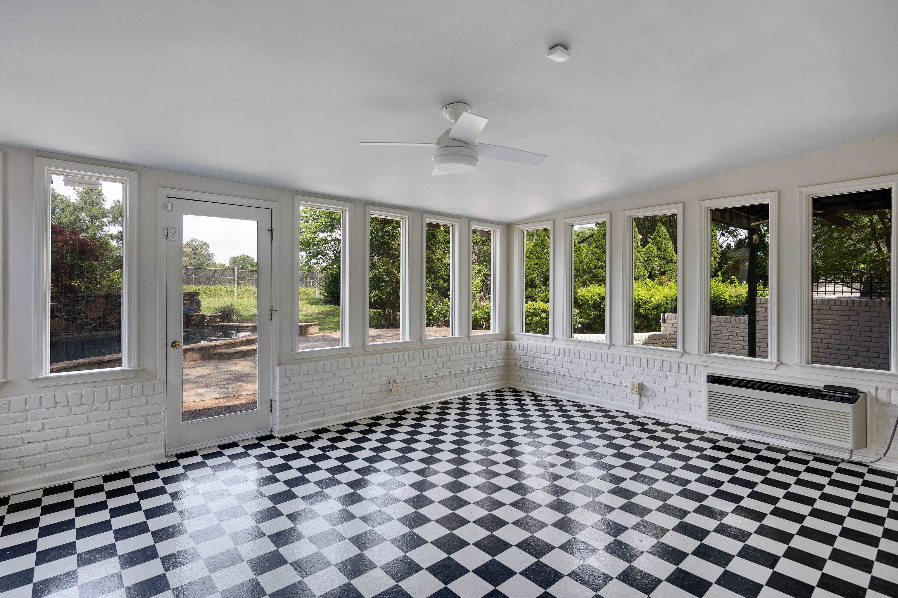 3356 DELL GLADE DR