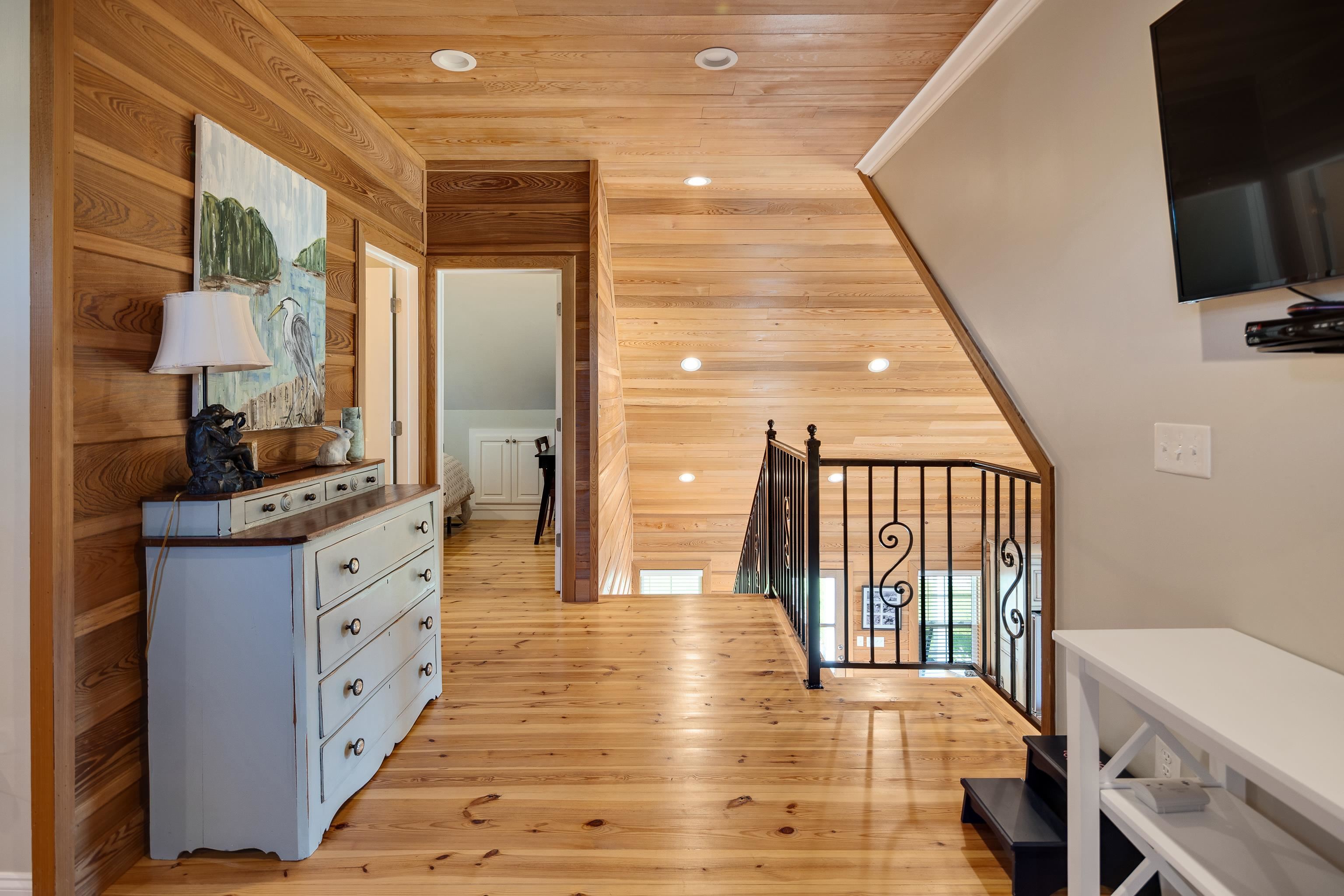 8 SHADY OAK CV