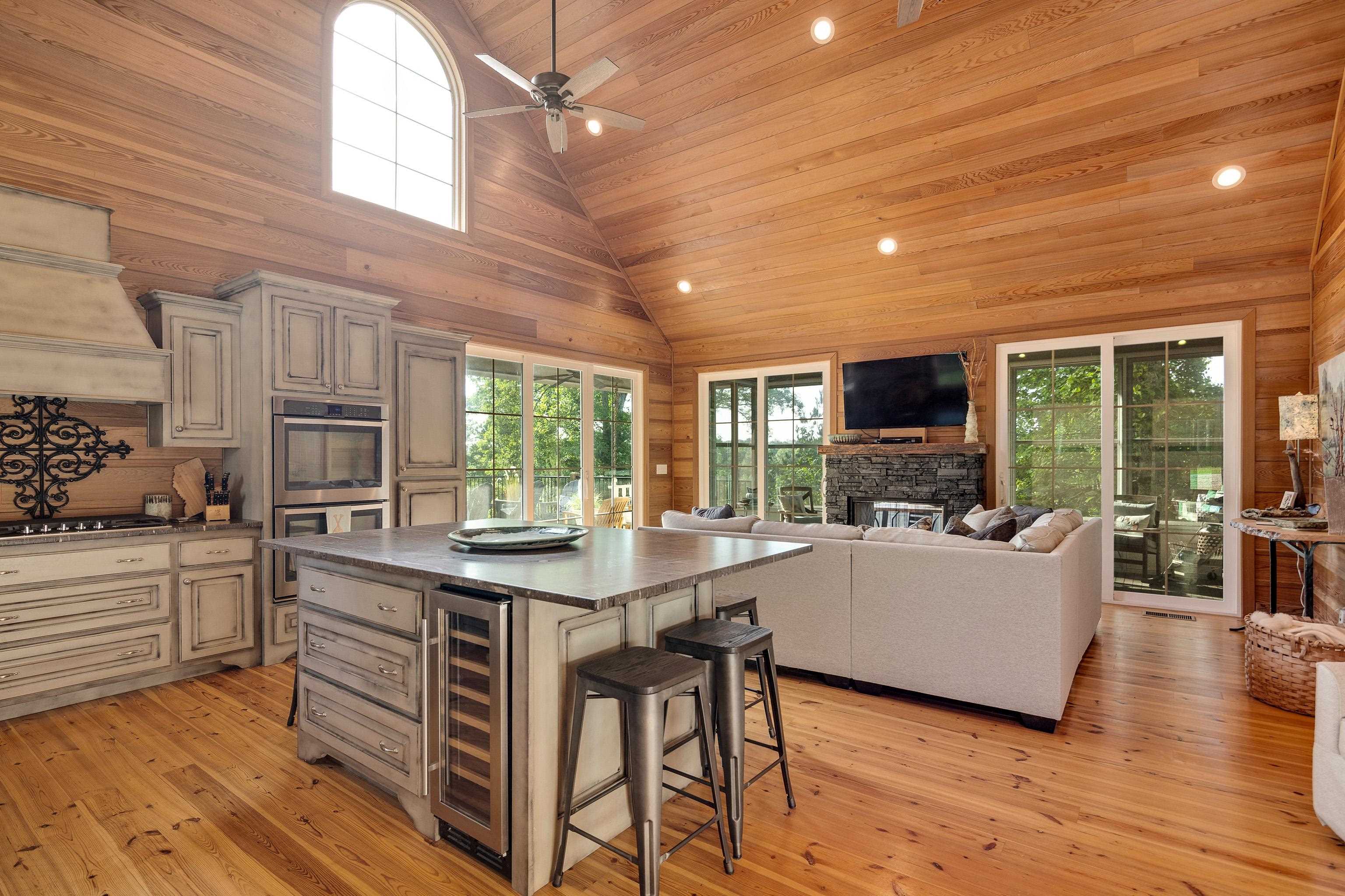 8 SHADY OAK CV