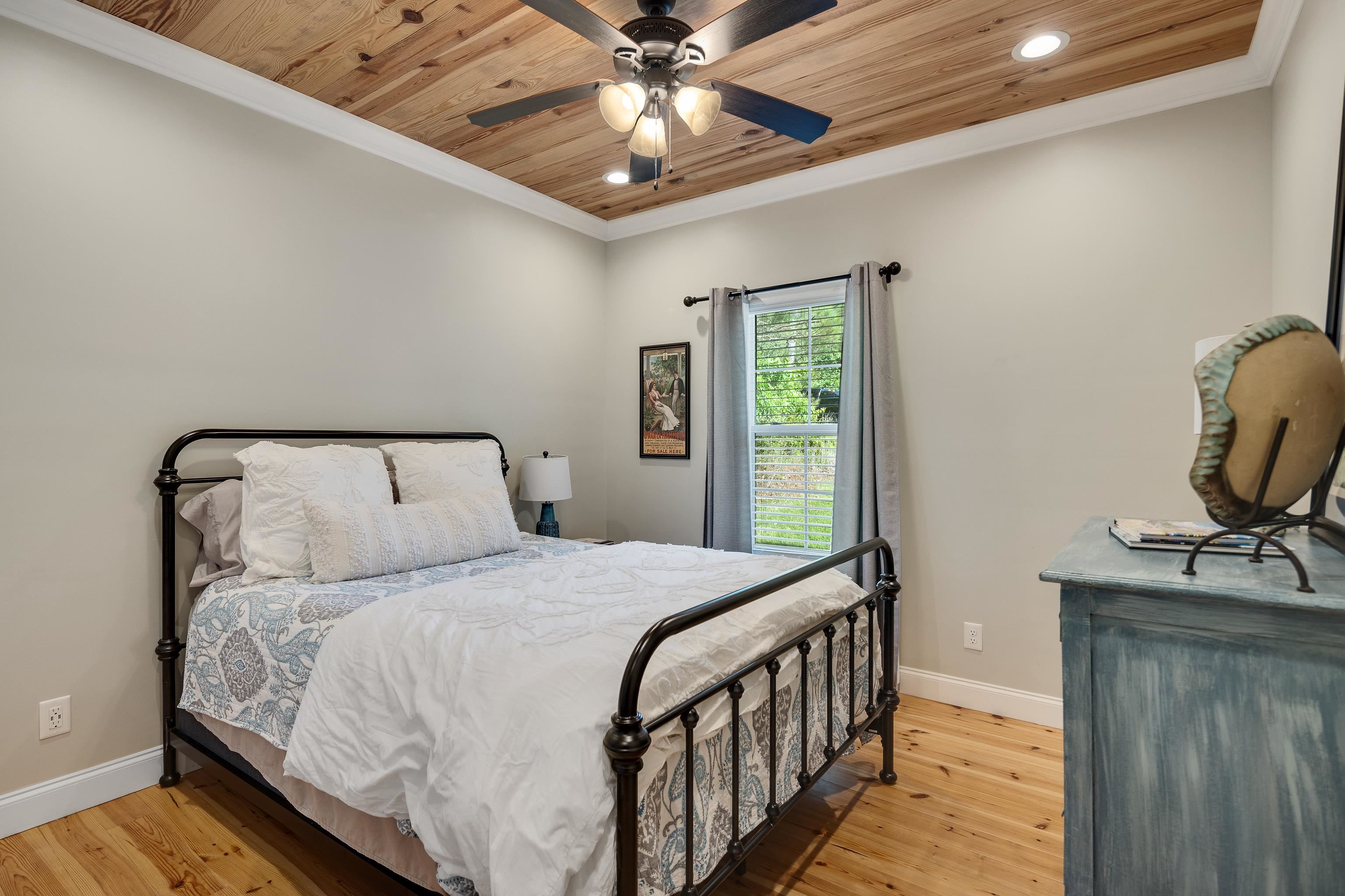 8 SHADY OAK CV