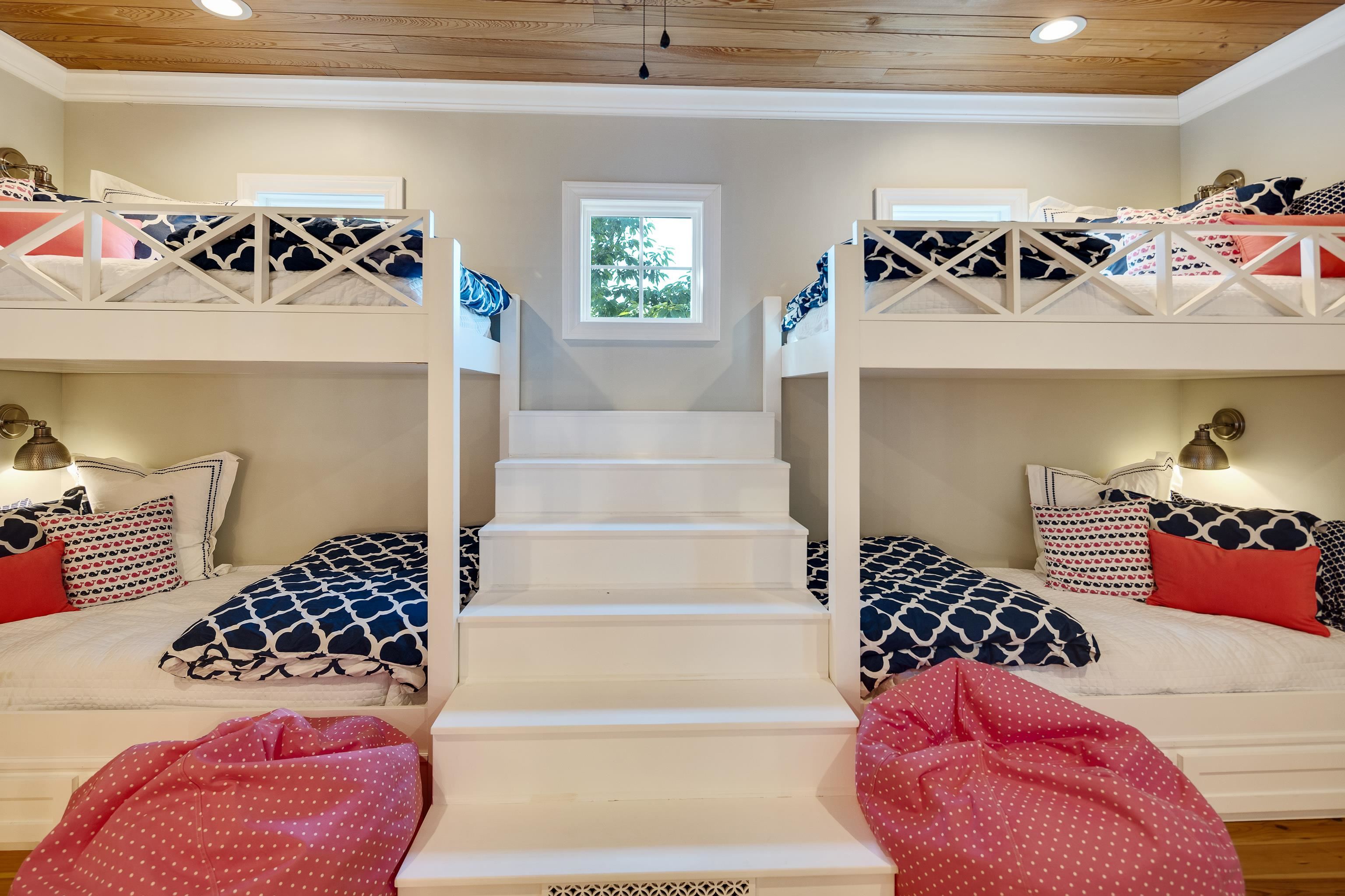 8 SHADY OAK CV