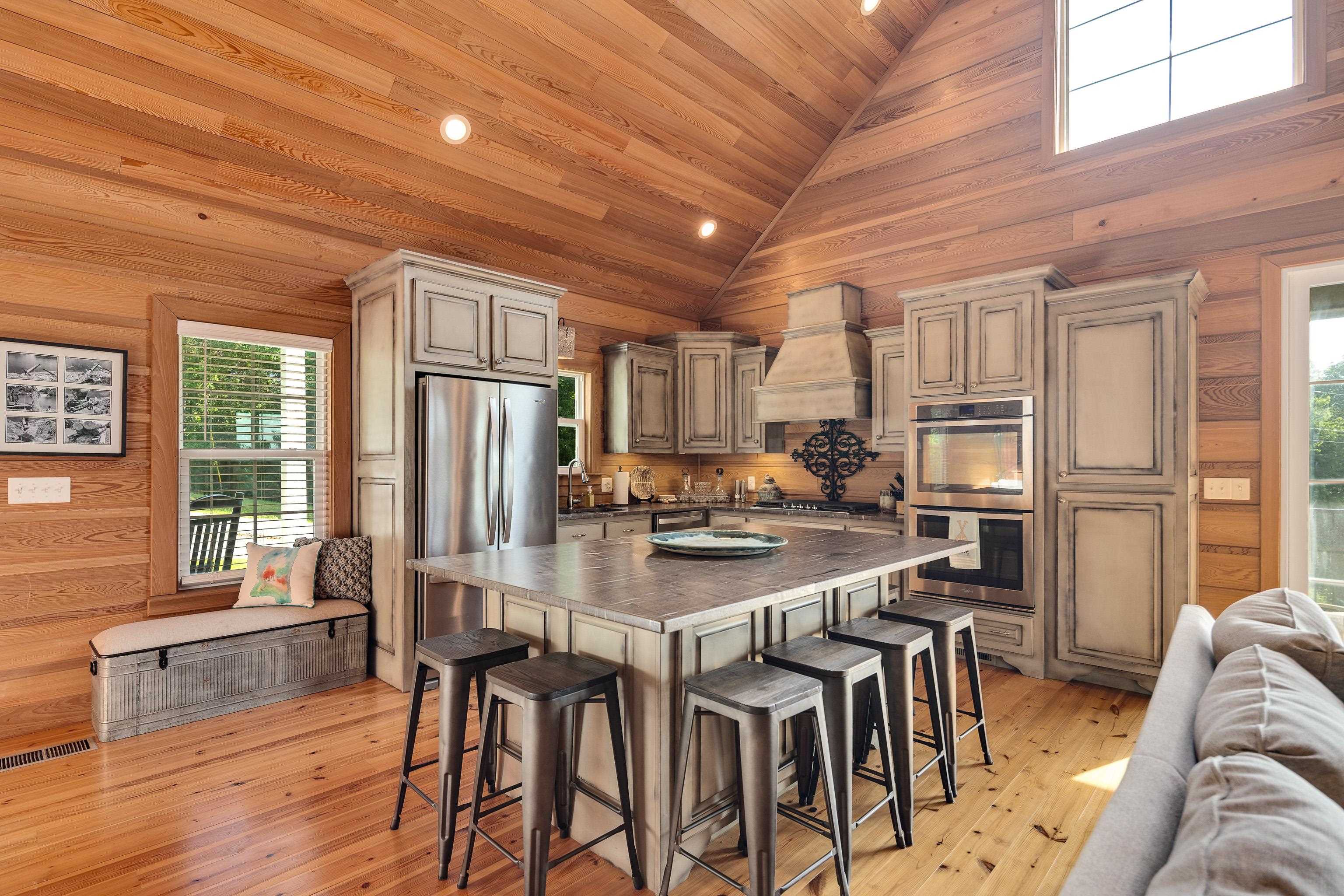 8 SHADY OAK CV