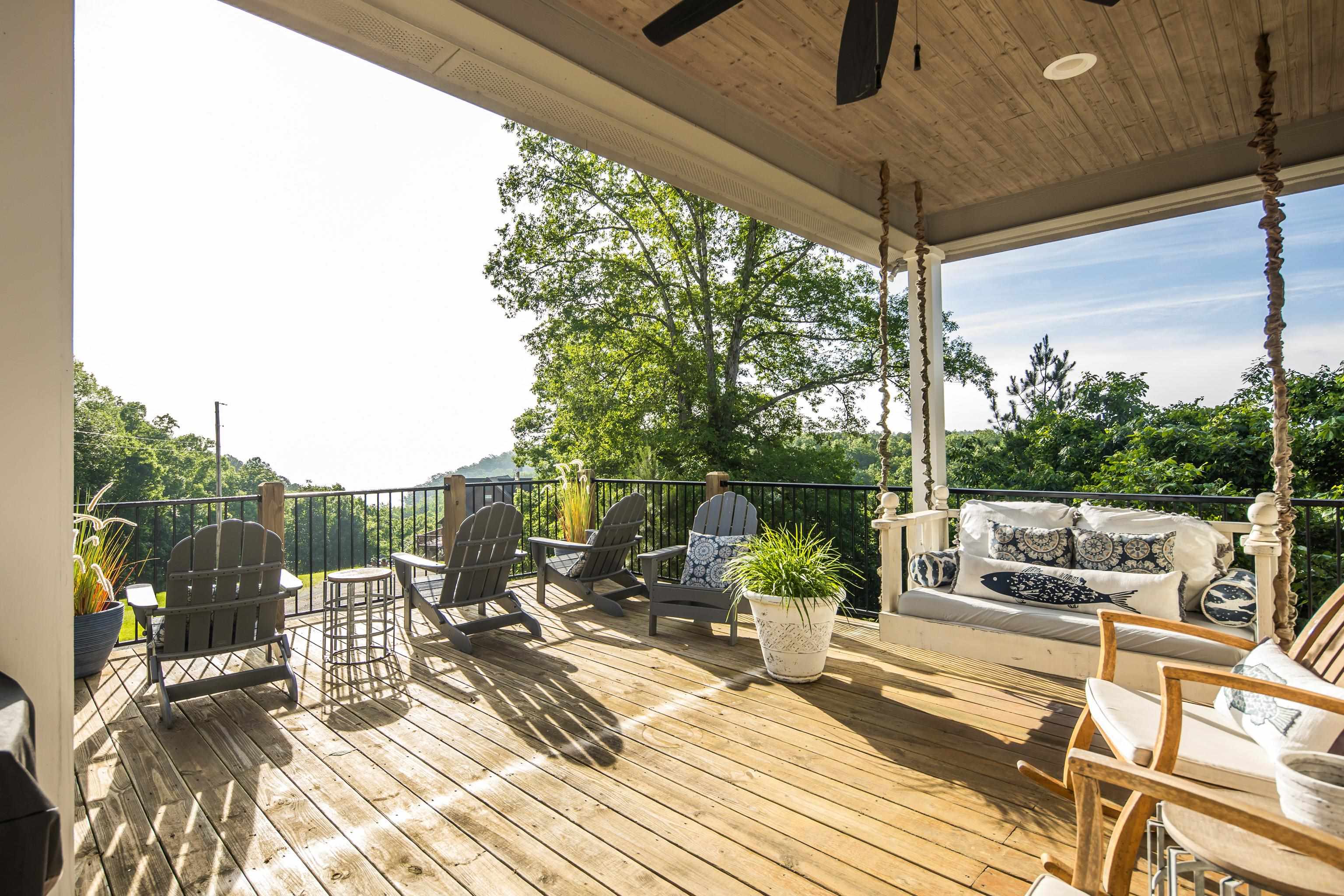 8 SHADY OAK CV
