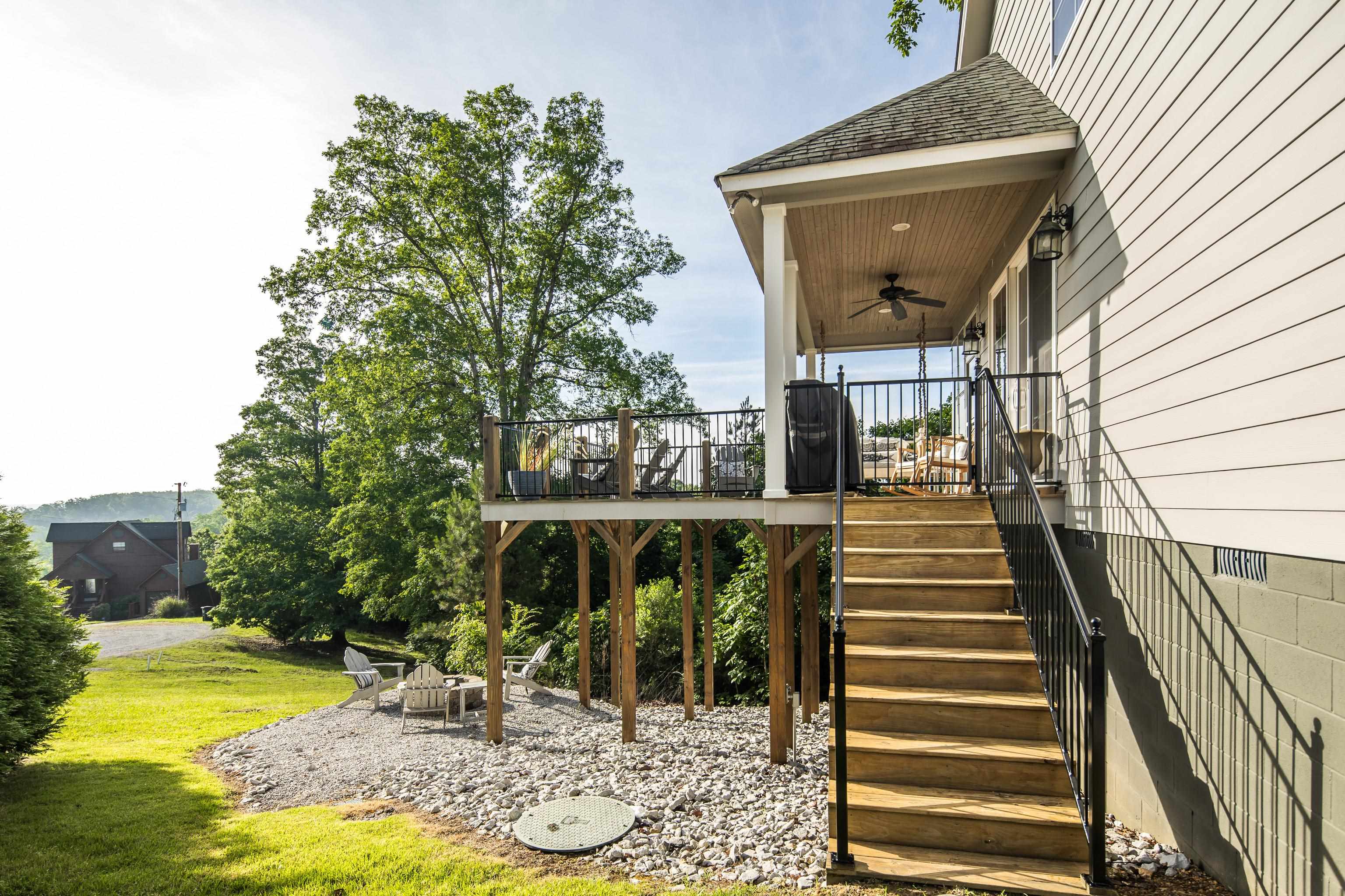 8 SHADY OAK CV