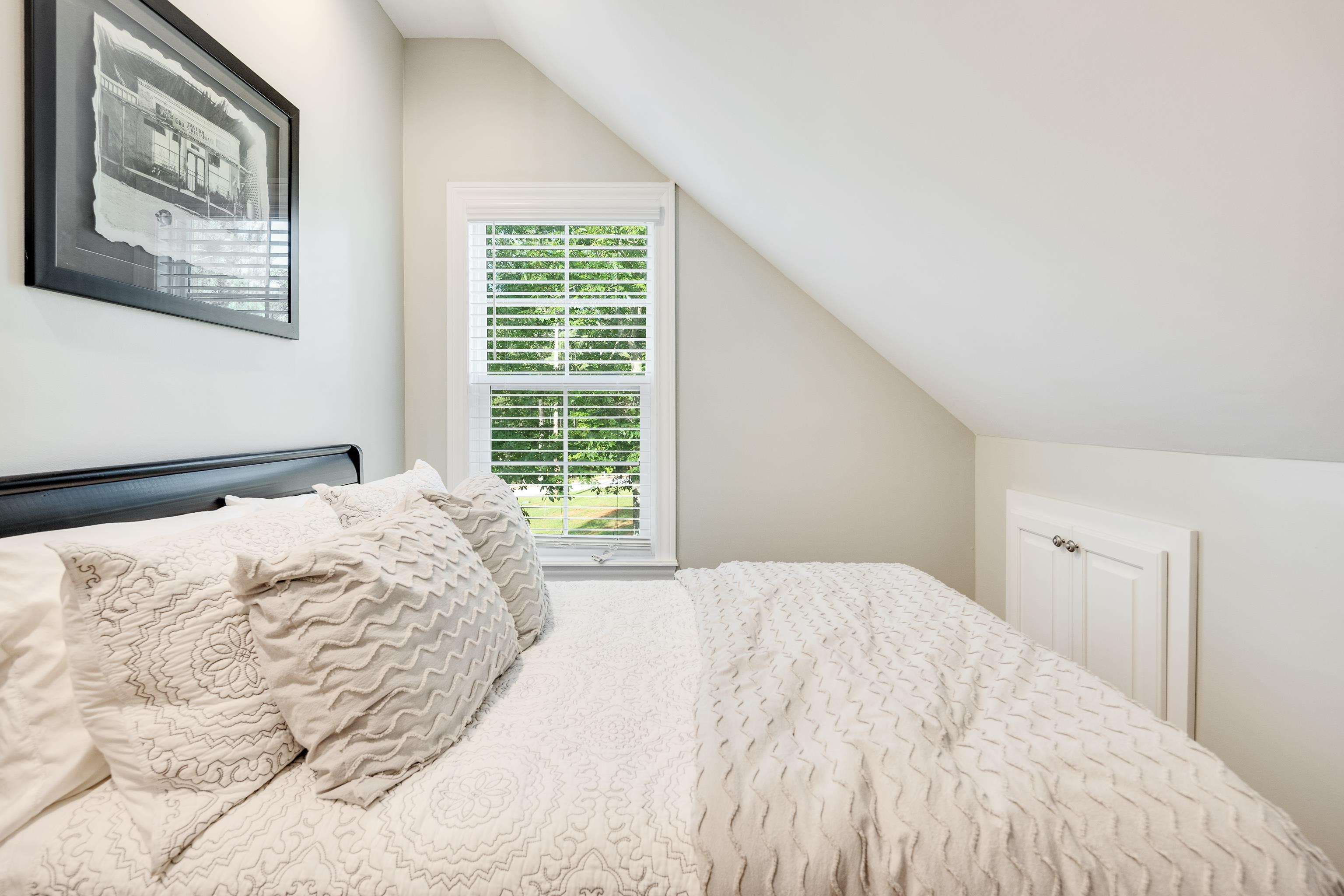 8 SHADY OAK CV