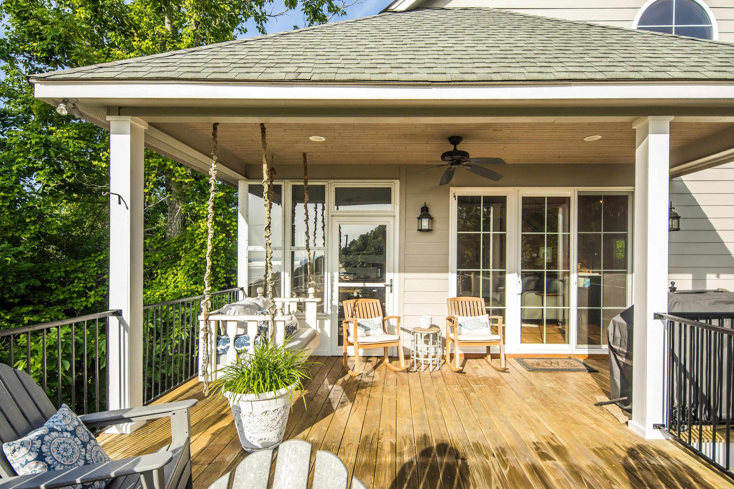 8 SHADY OAK CV