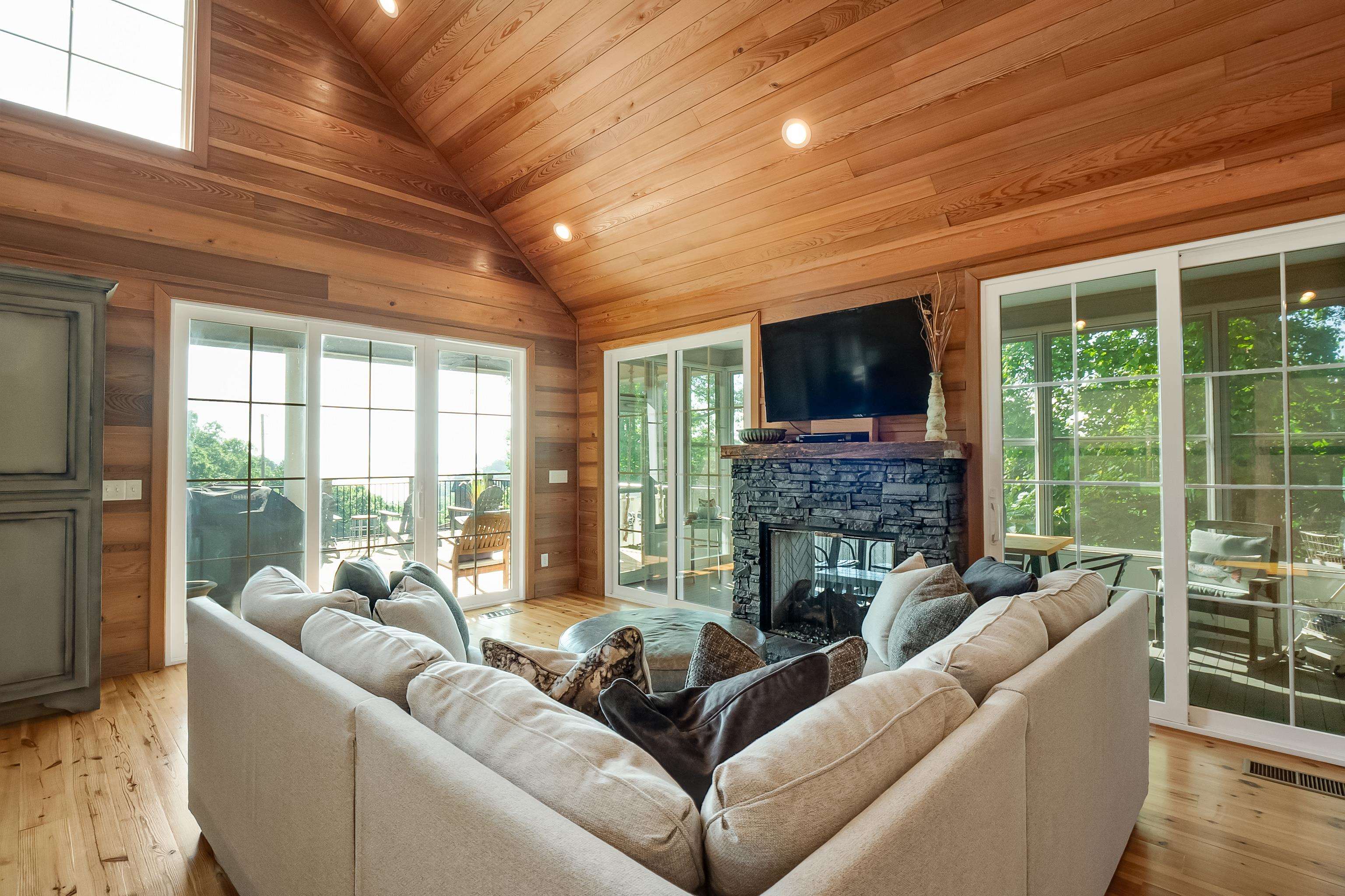 8 SHADY OAK CV