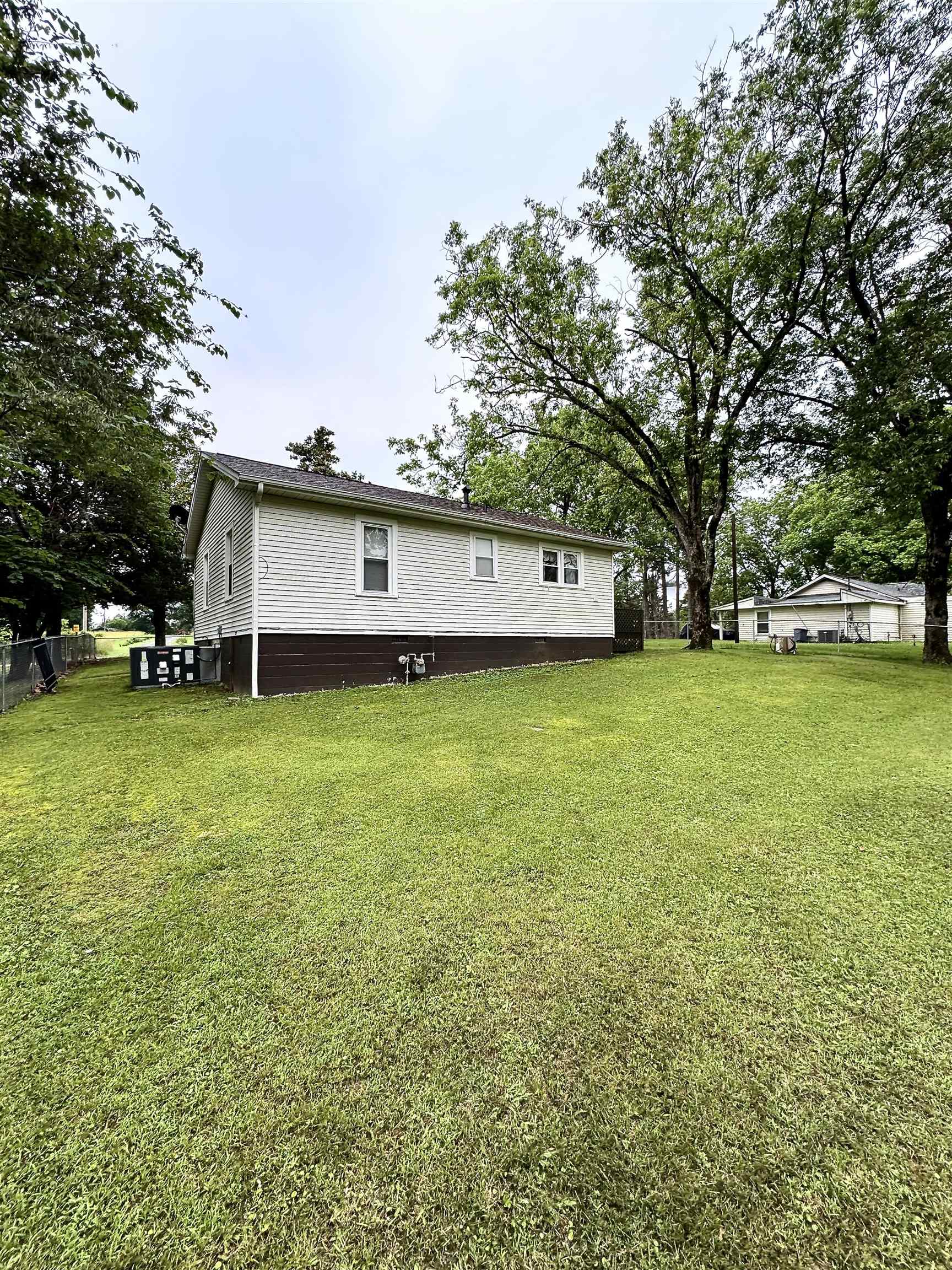 3090 MECKLINBURG DR