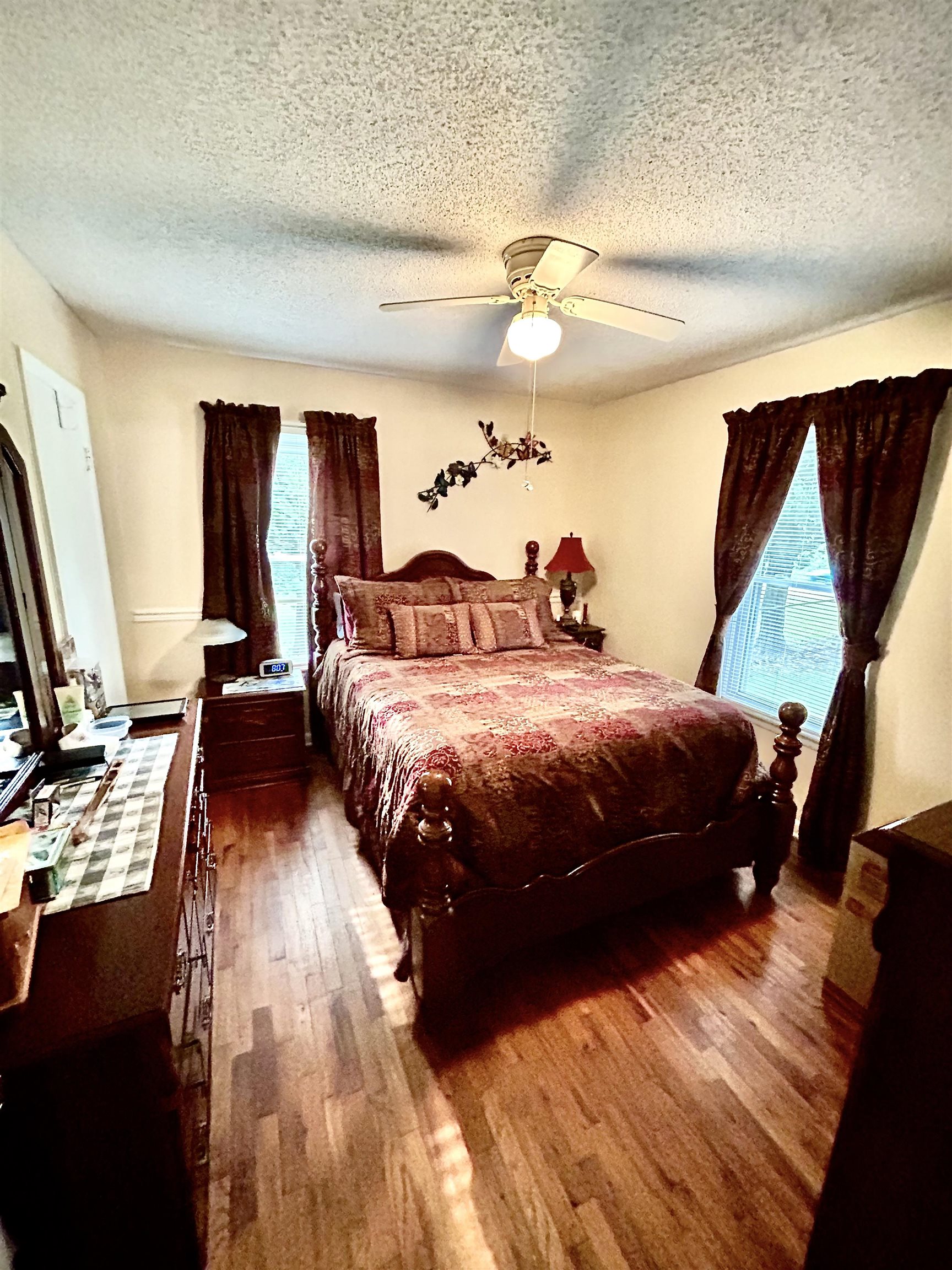 3090 MECKLINBURG DR