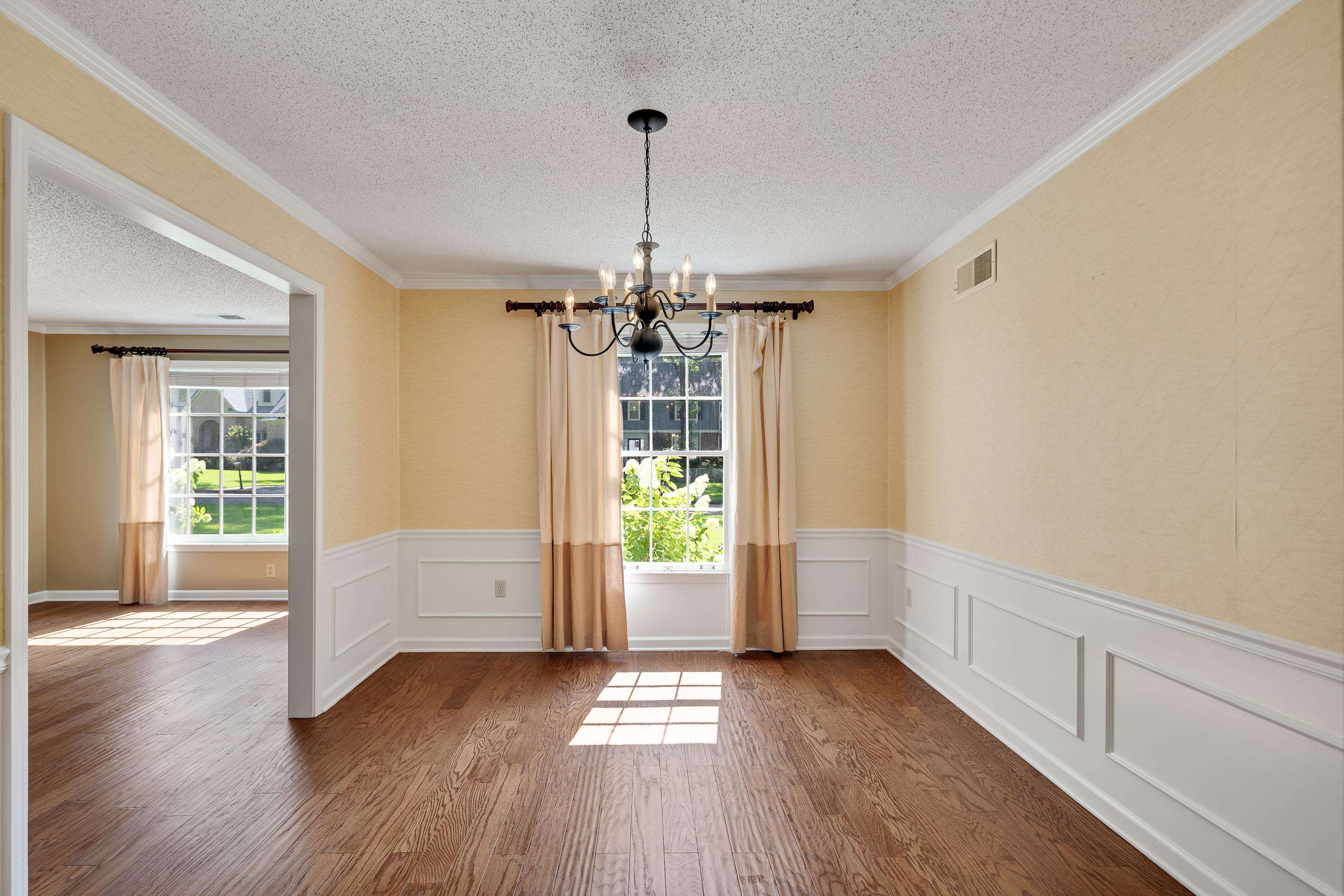 2545 REGENTS WALK