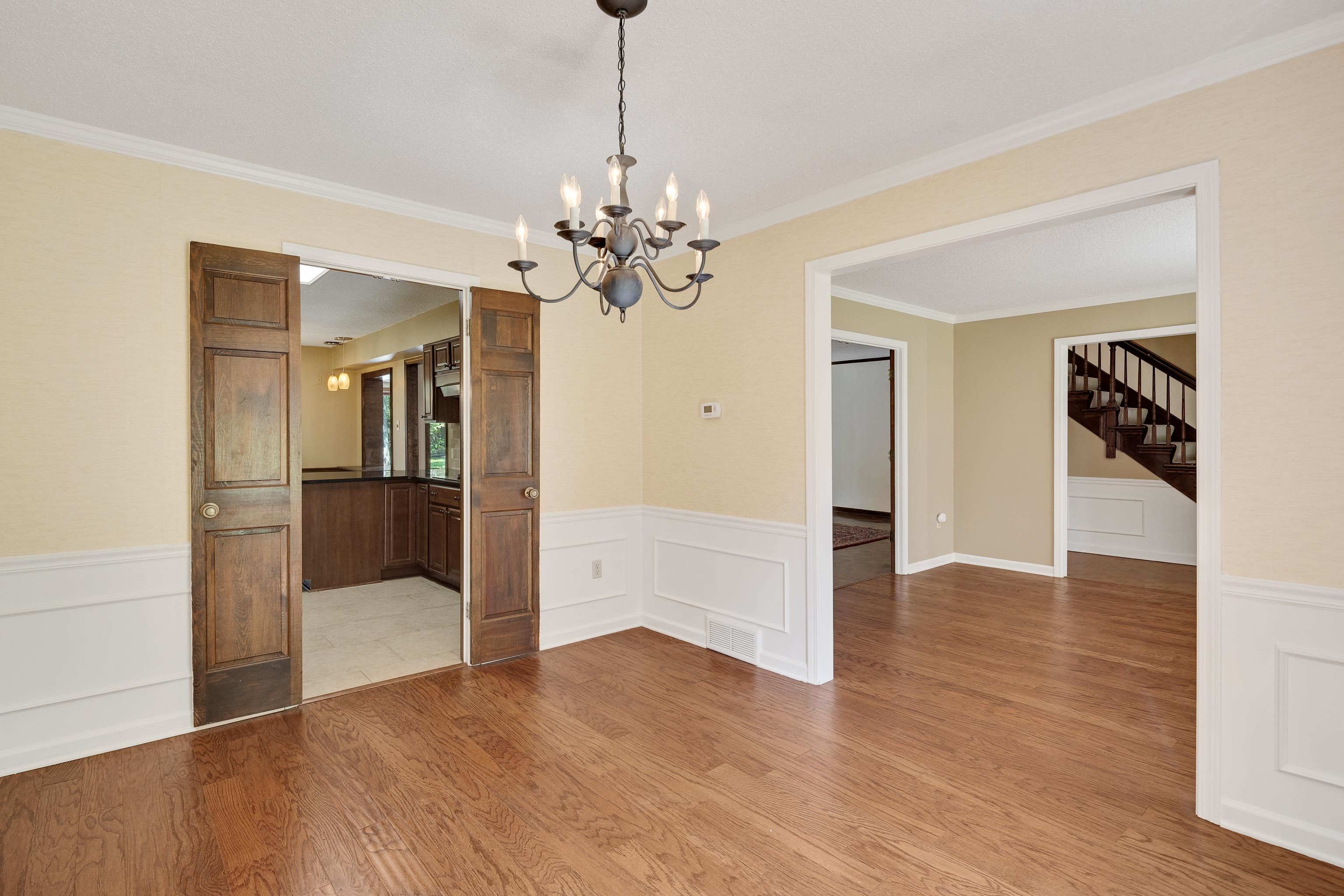 2545 REGENTS WALK