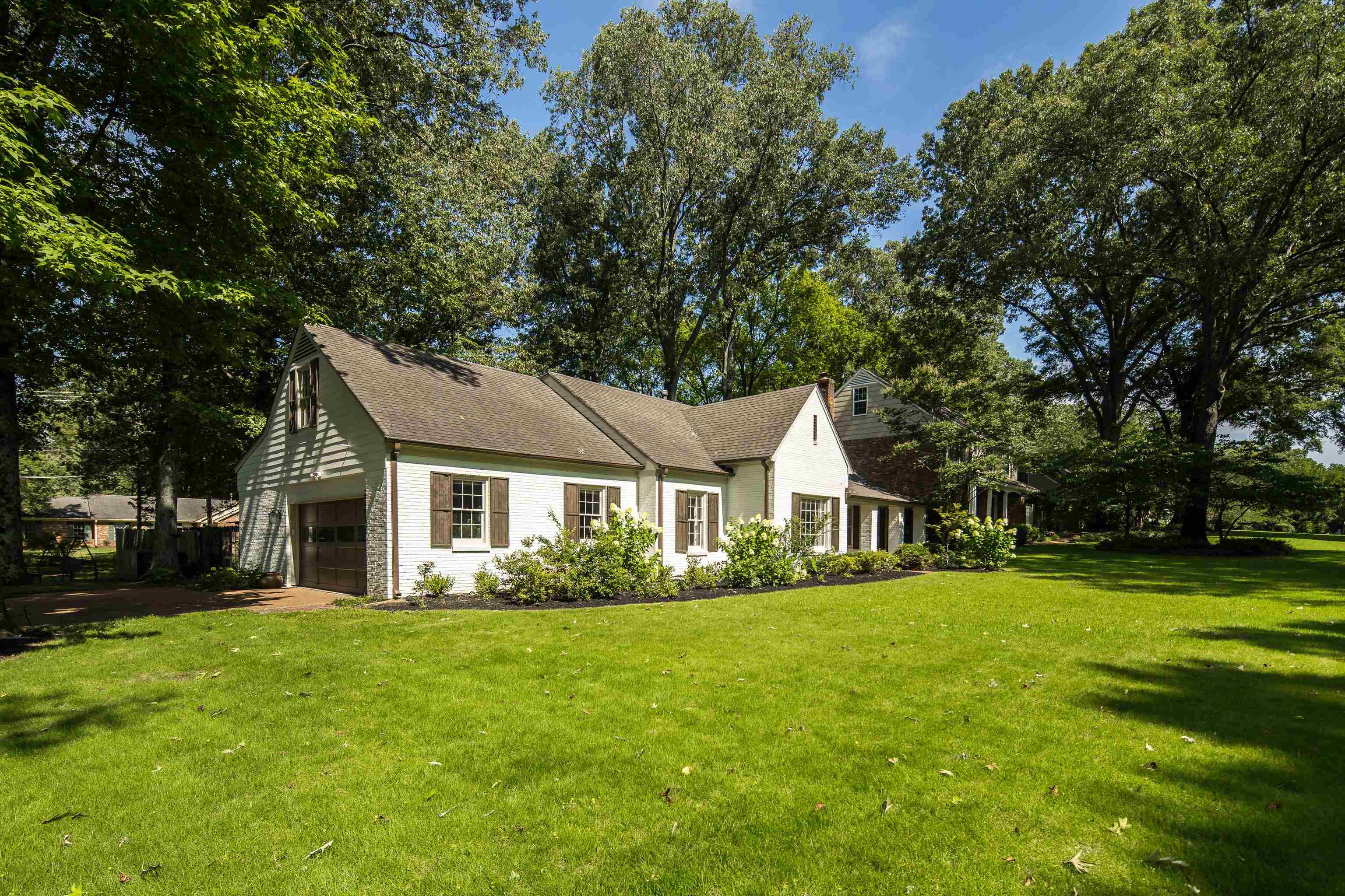 2545 REGENTS WALK