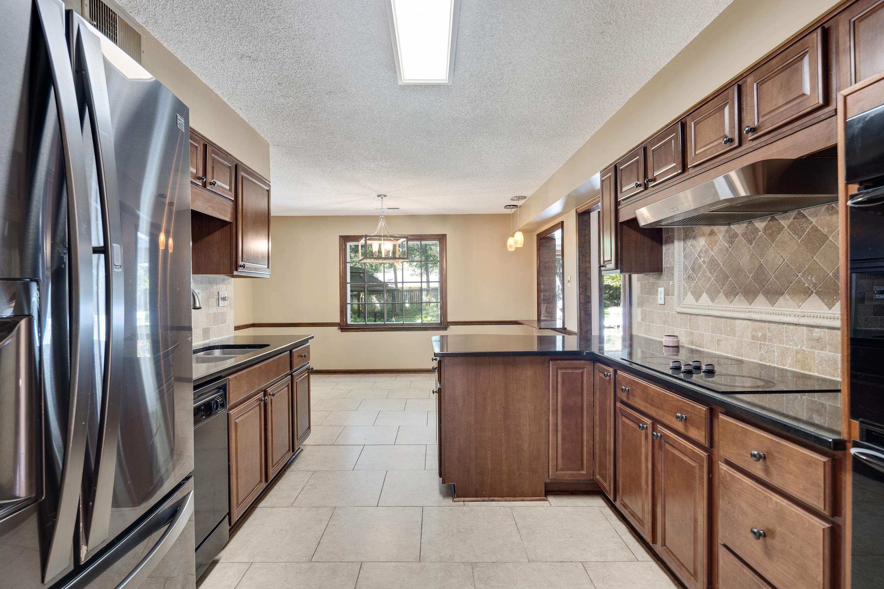 2545 REGENTS WALK