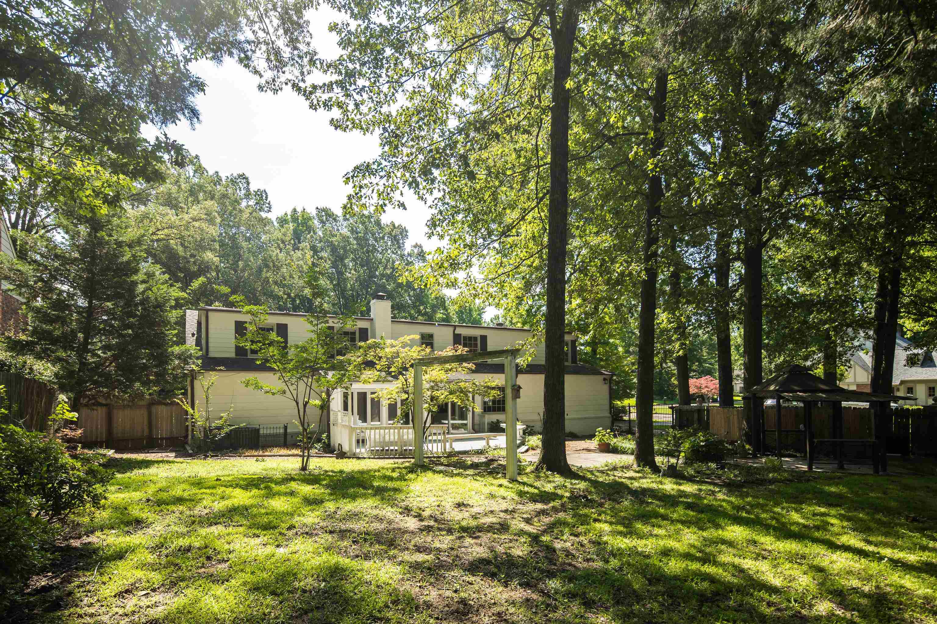 2545 REGENTS WALK
