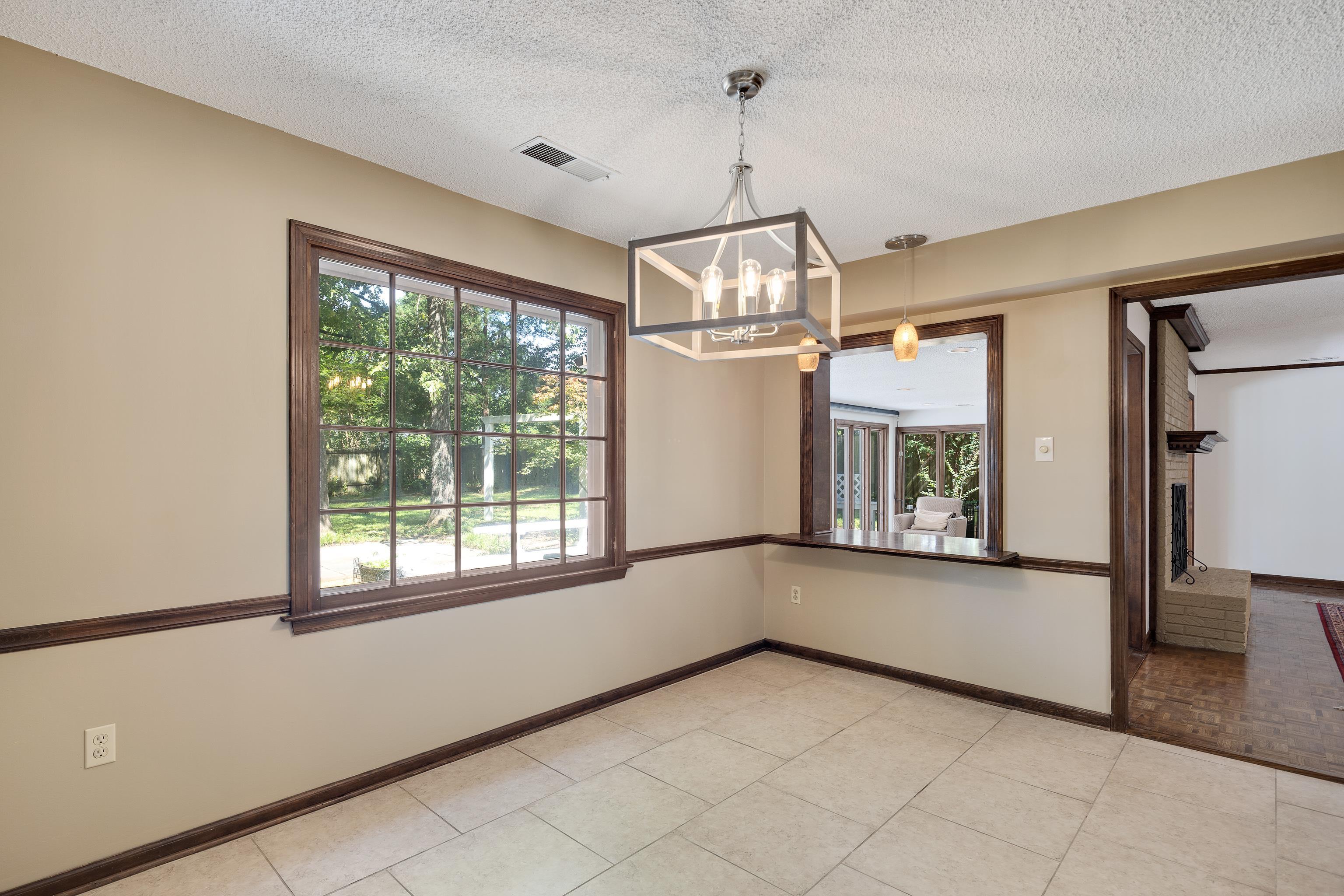 2545 REGENTS WALK