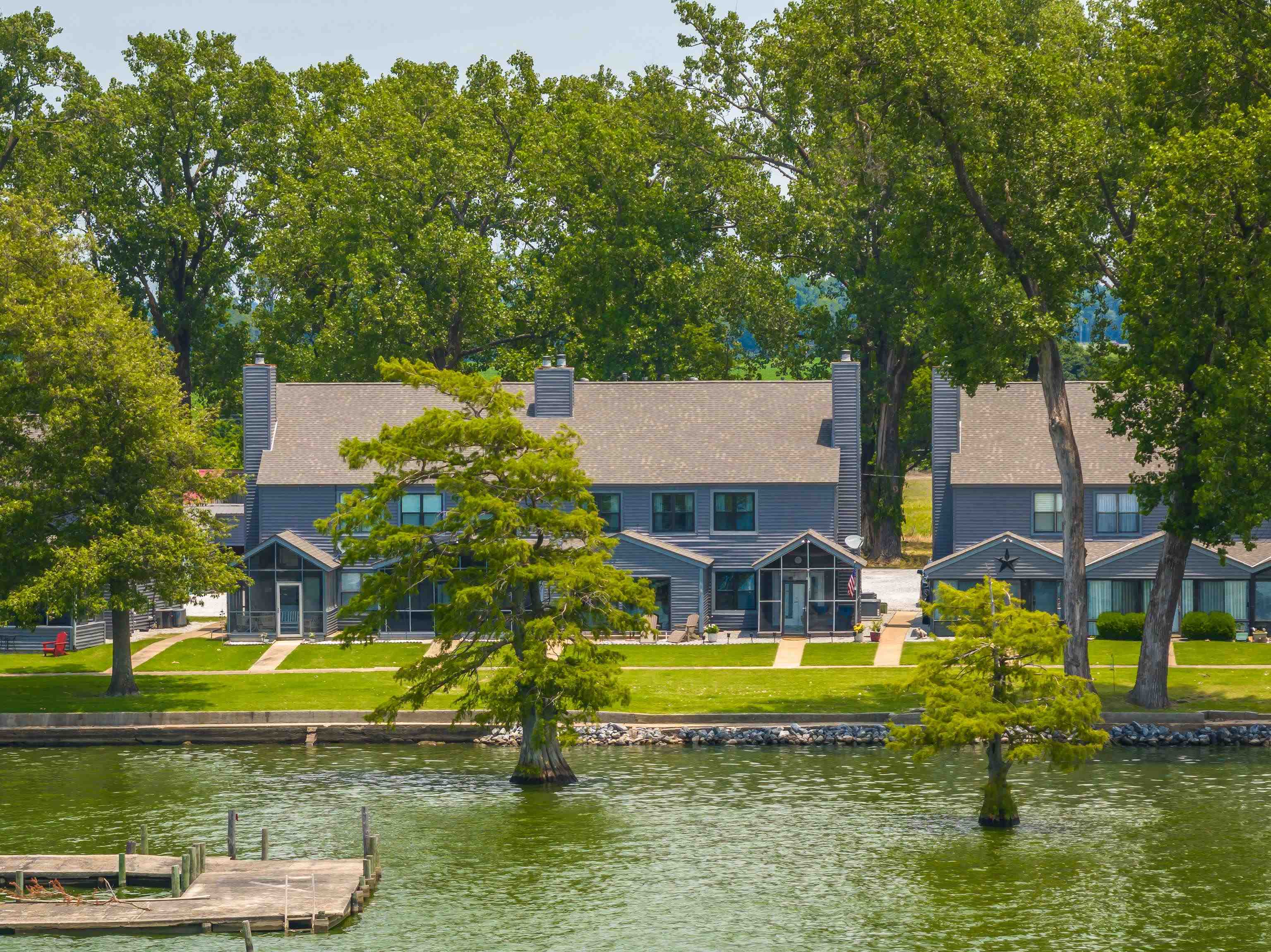 1295 HORSESHOE #301 CIR