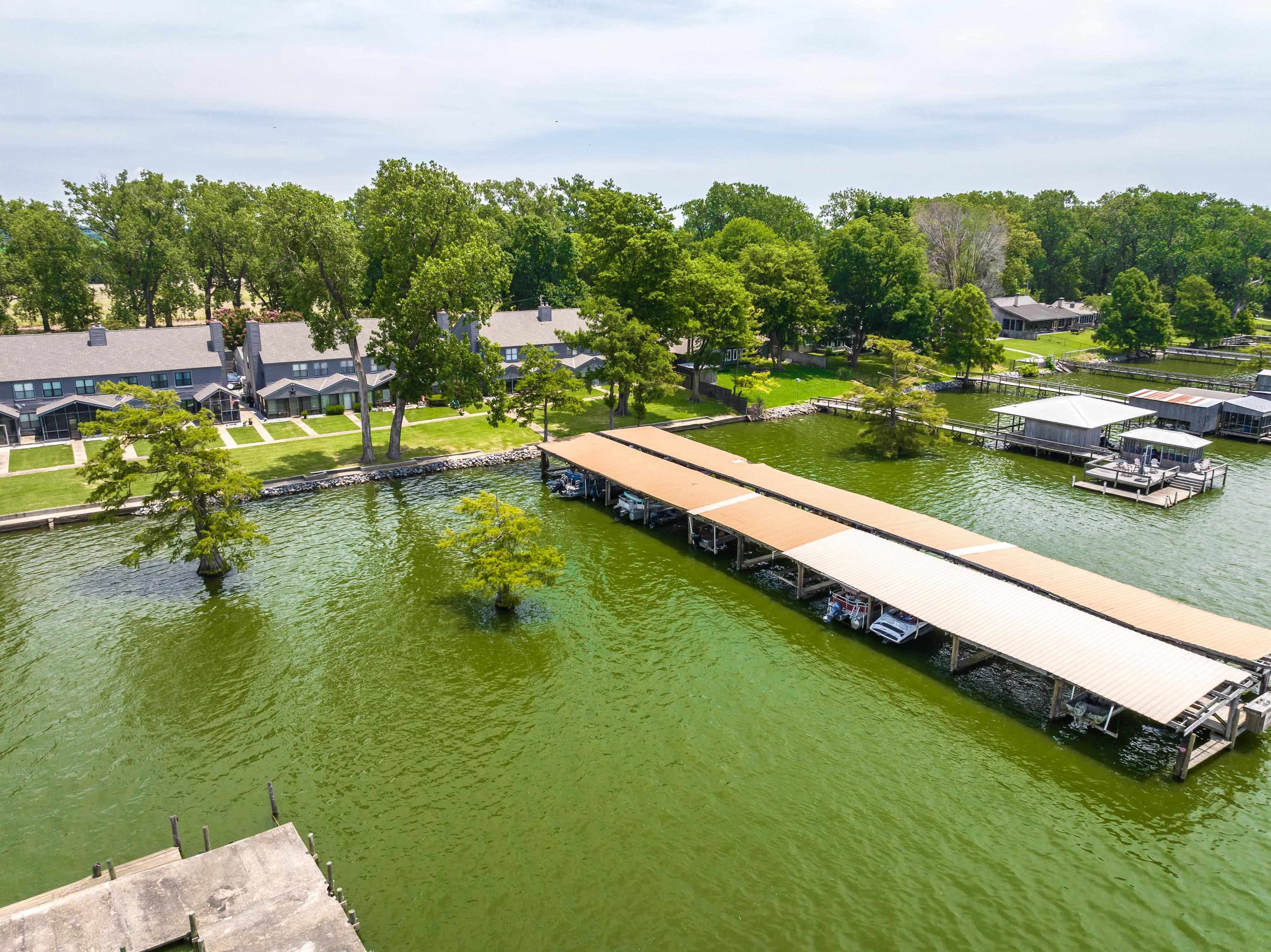 1295 HORSESHOE #301 CIR