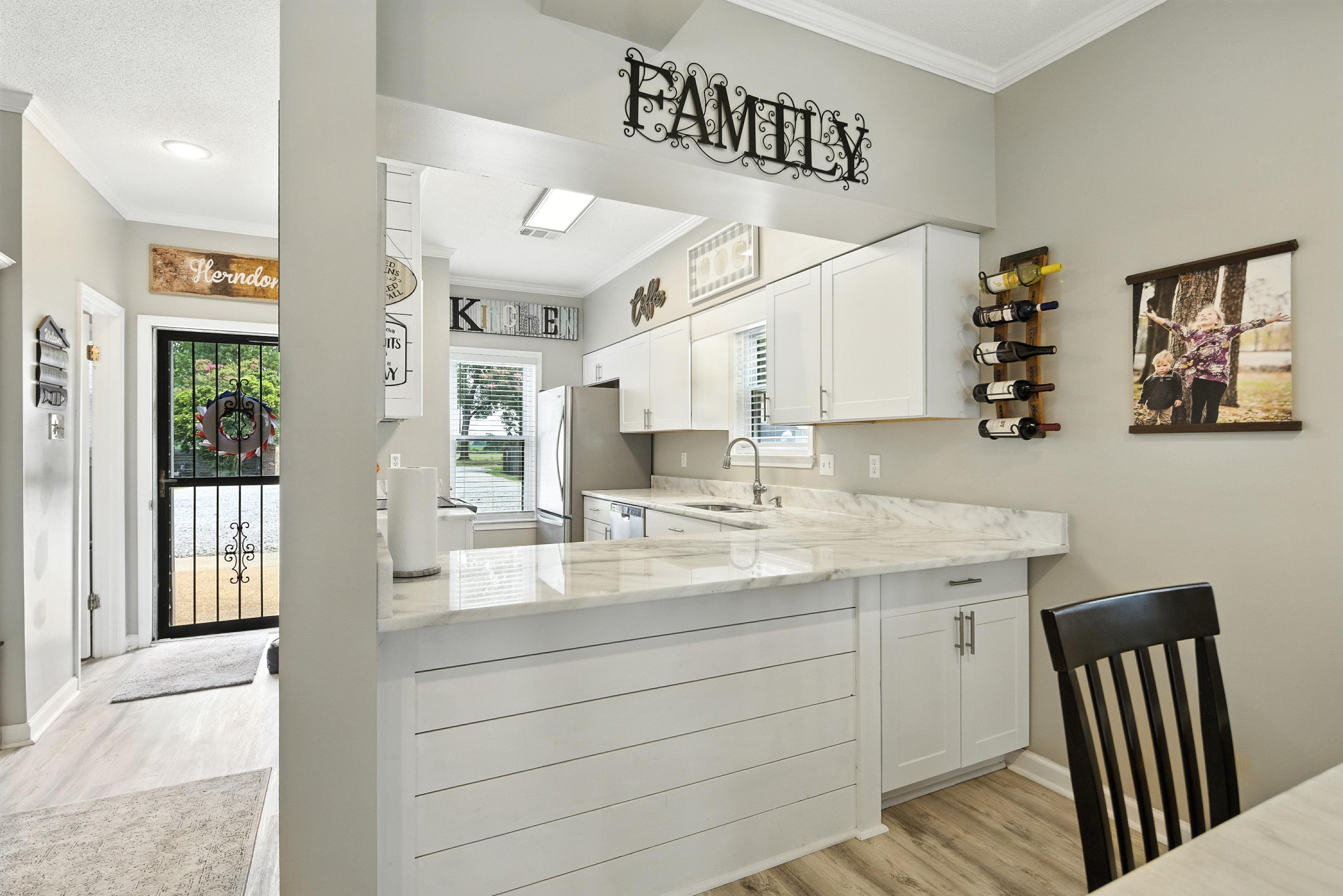 1295 HORSESHOE #301 CIR