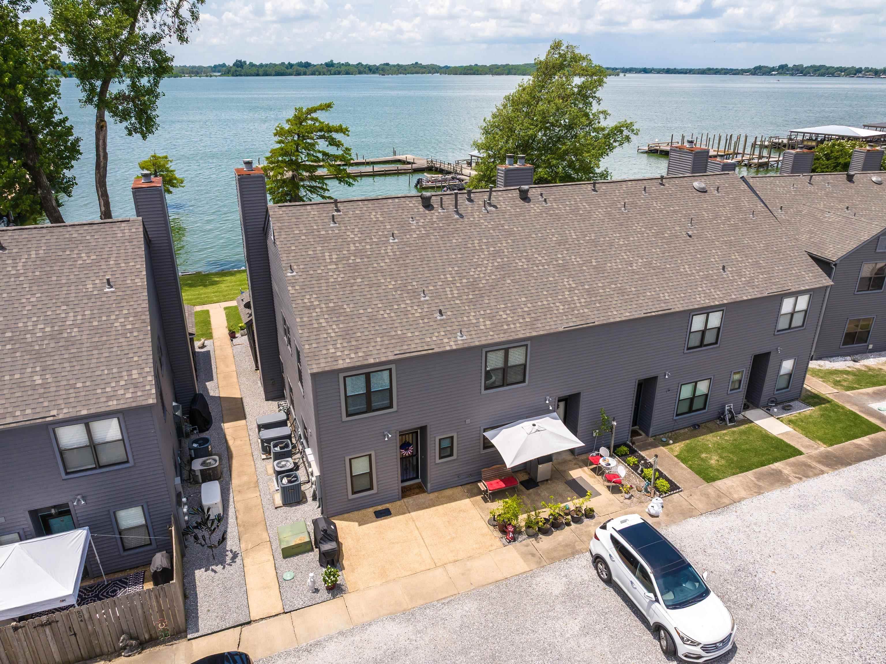 1295 HORSESHOE #301 CIR