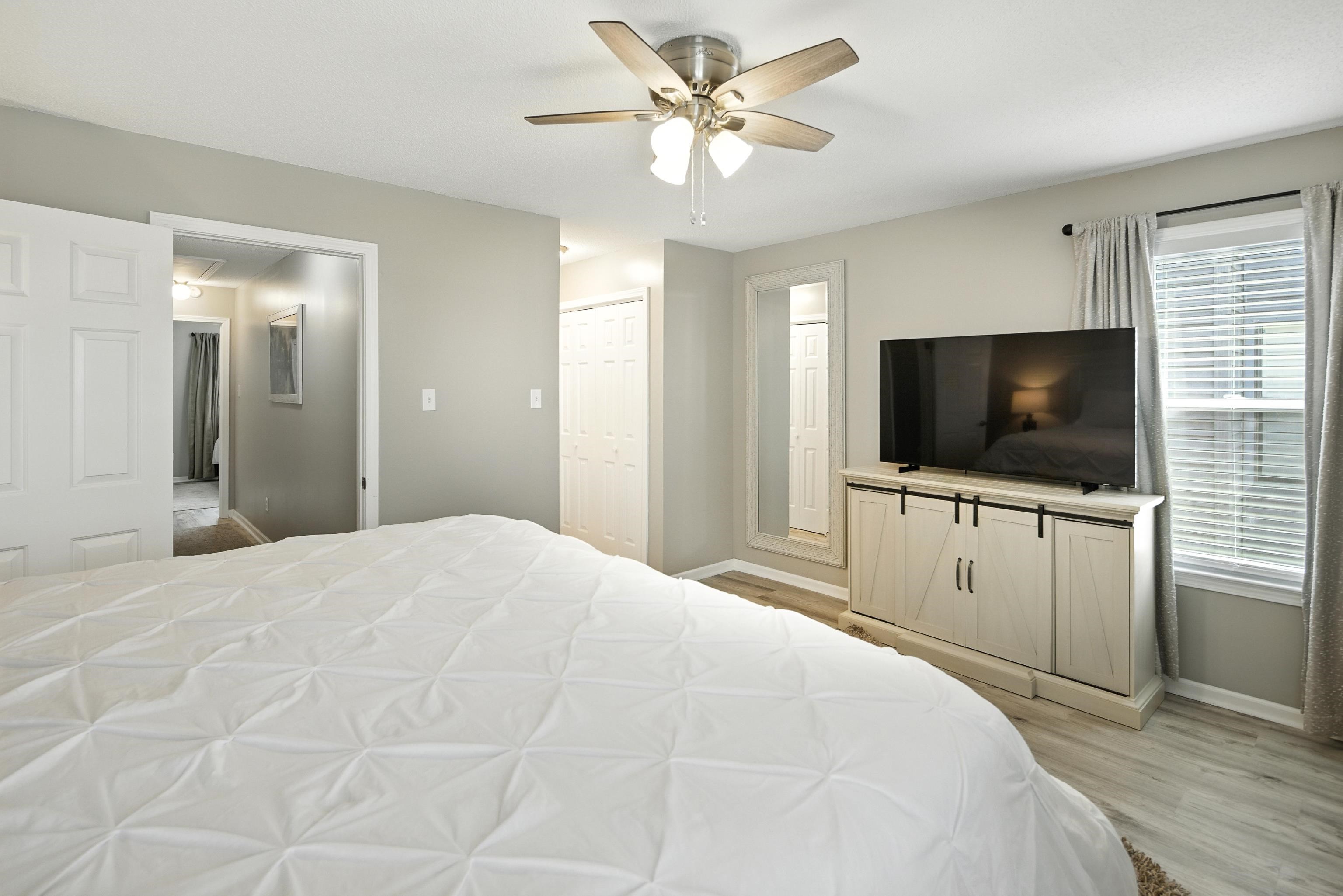 1295 HORSESHOE #301 CIR