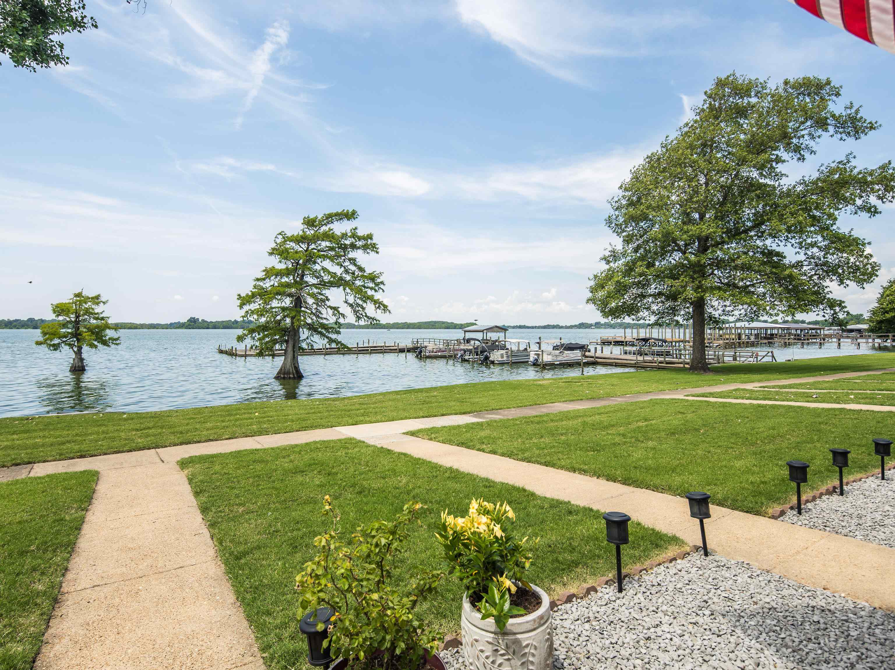 1295 HORSESHOE #301 CIR