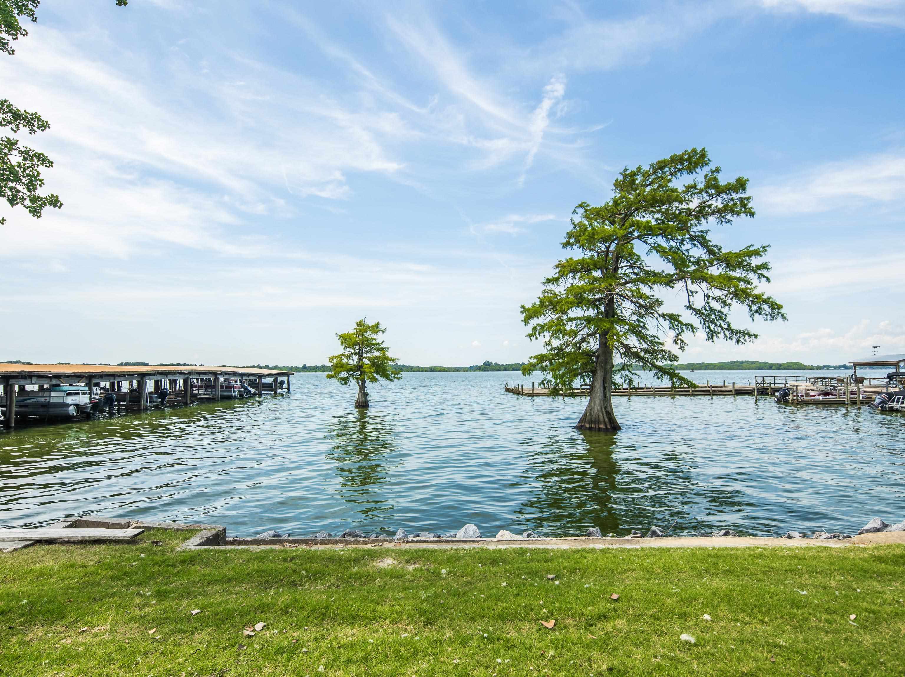 1295 HORSESHOE #301 CIR