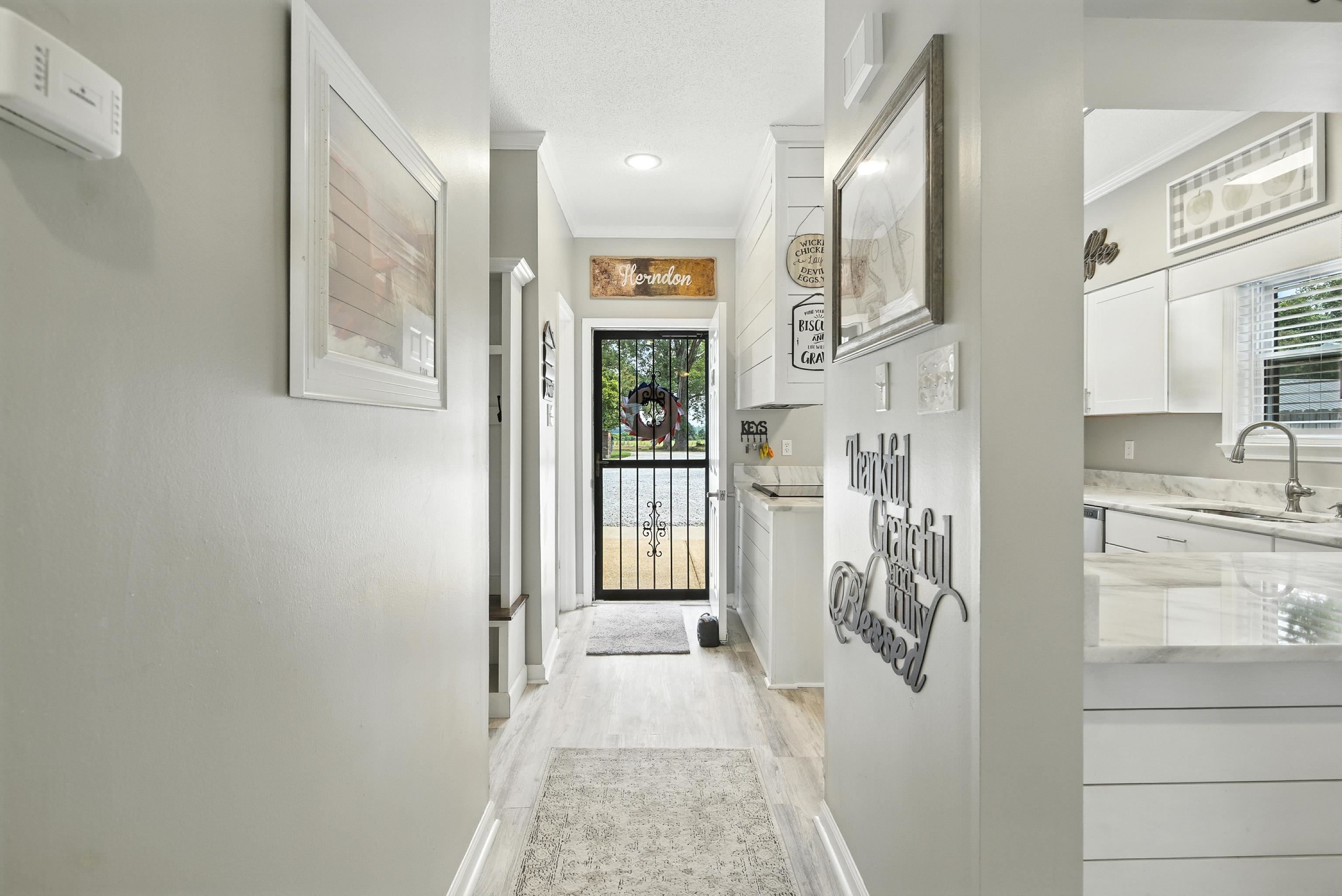 1295 HORSESHOE #301 CIR