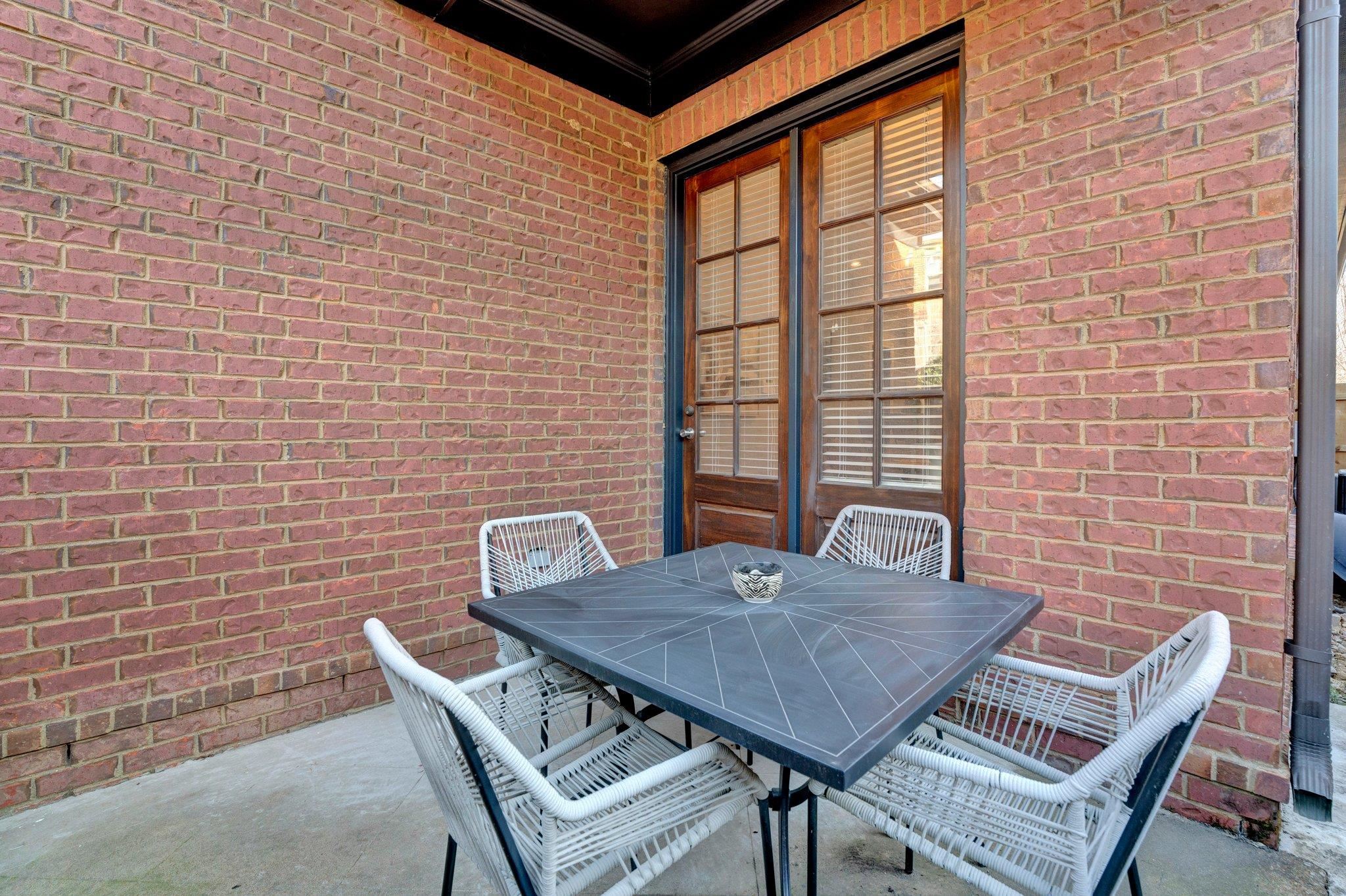 1870 PEABODY GREEN DR