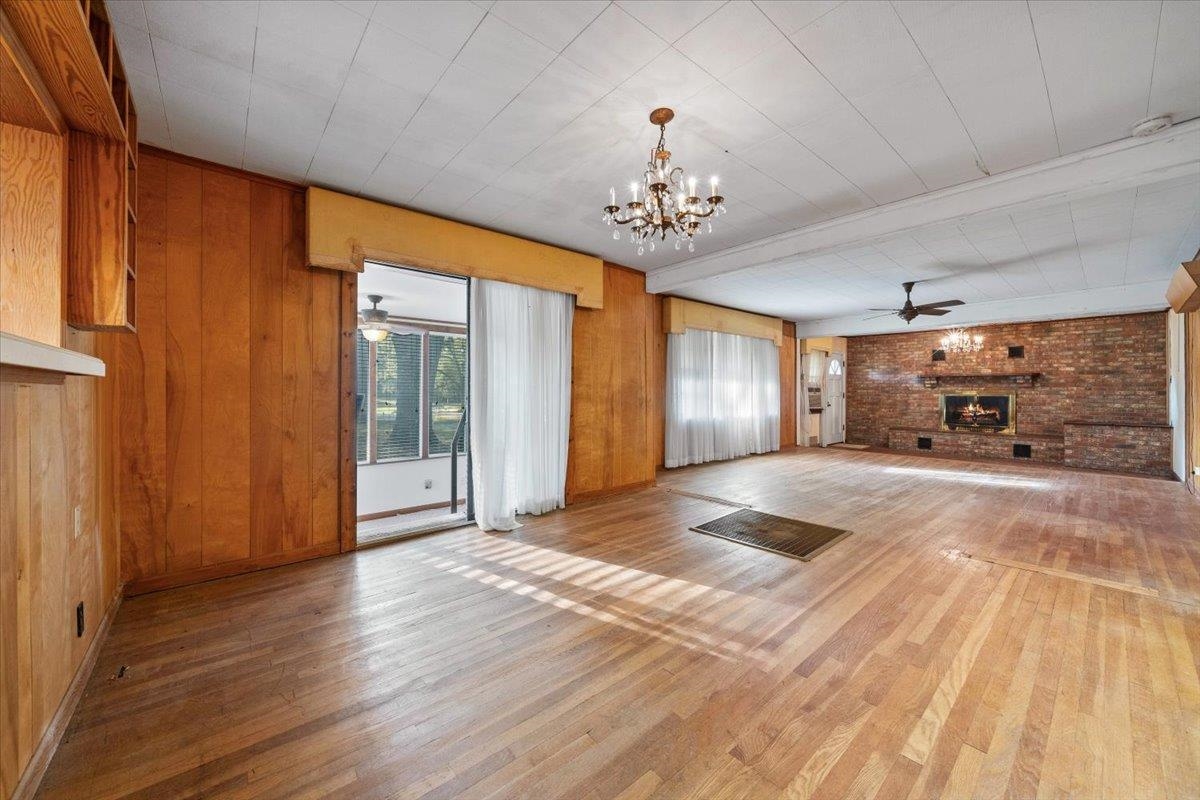 8389 BRUNSWICK RD
