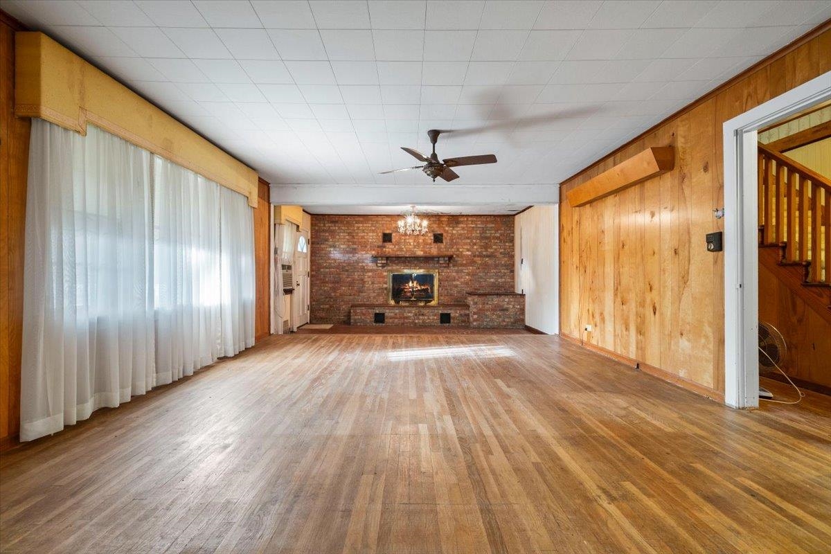 8389 BRUNSWICK RD