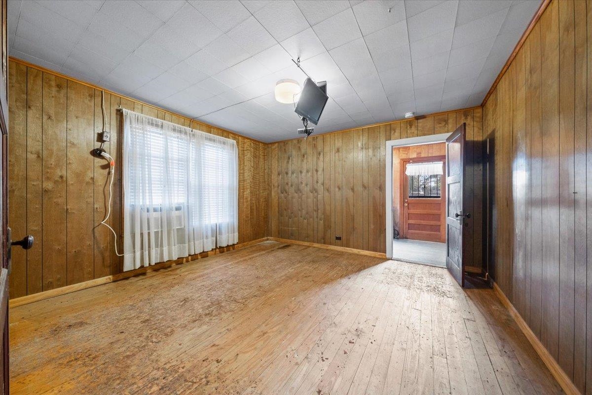 8389 BRUNSWICK RD