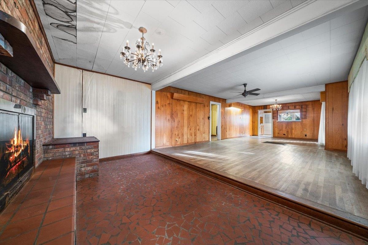 8389 BRUNSWICK RD