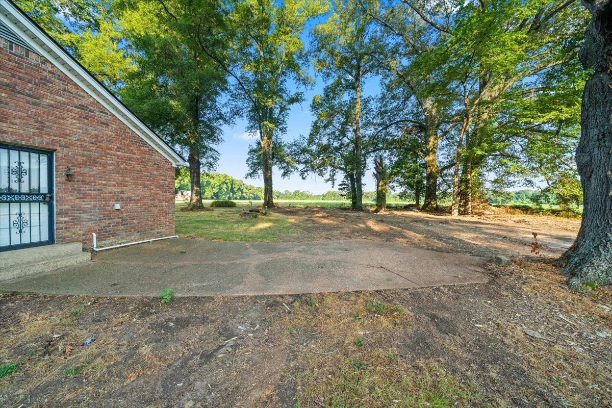 8389 BRUNSWICK RD
