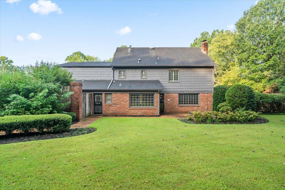 2142 HICKORY CREST DR
