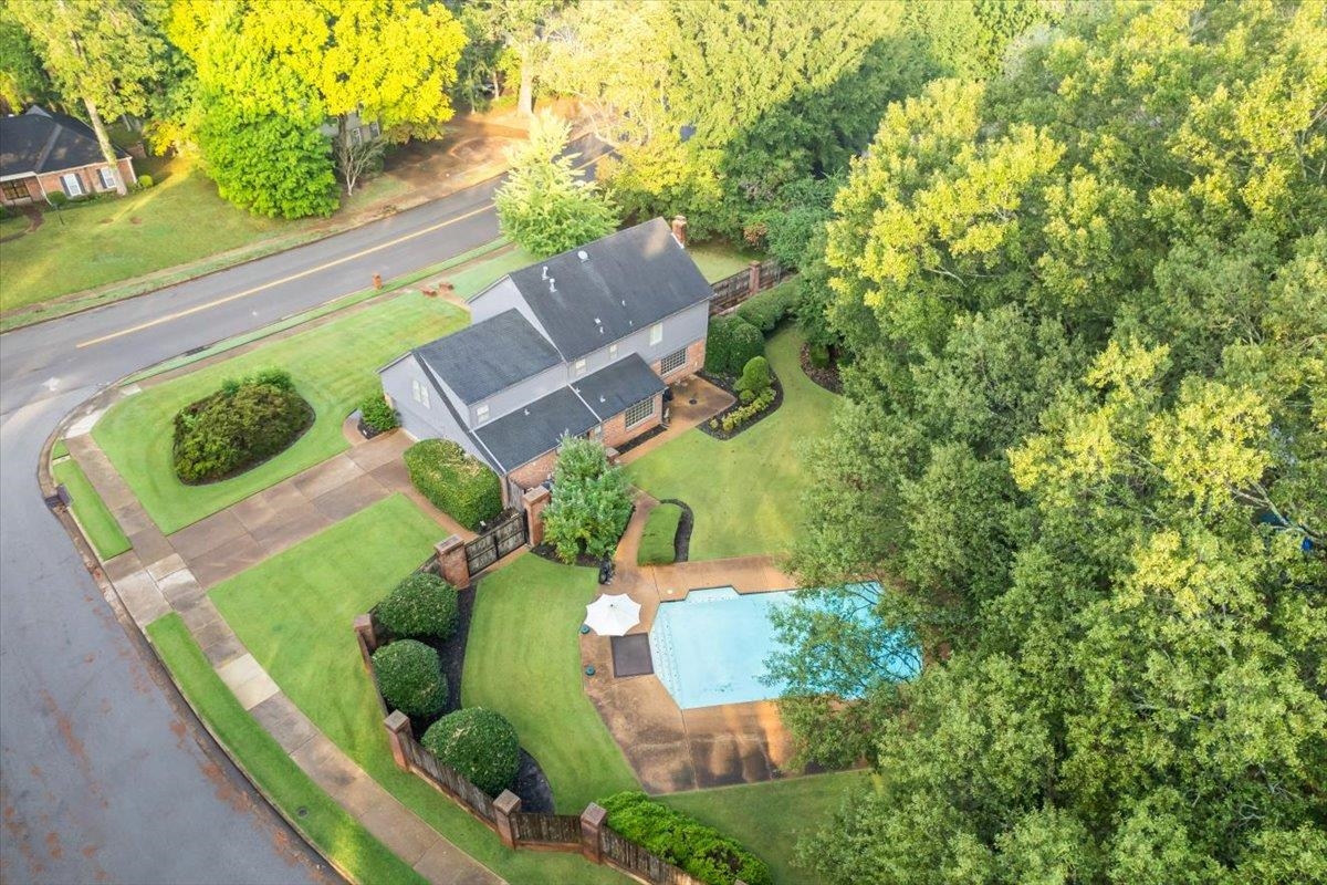 2142 HICKORY CREST DR