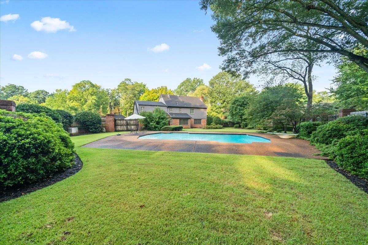 2142 HICKORY CREST DR