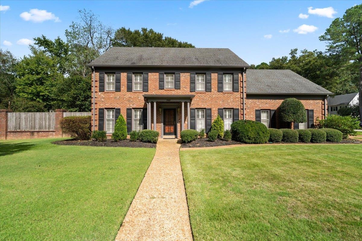 2142 HICKORY CREST DR