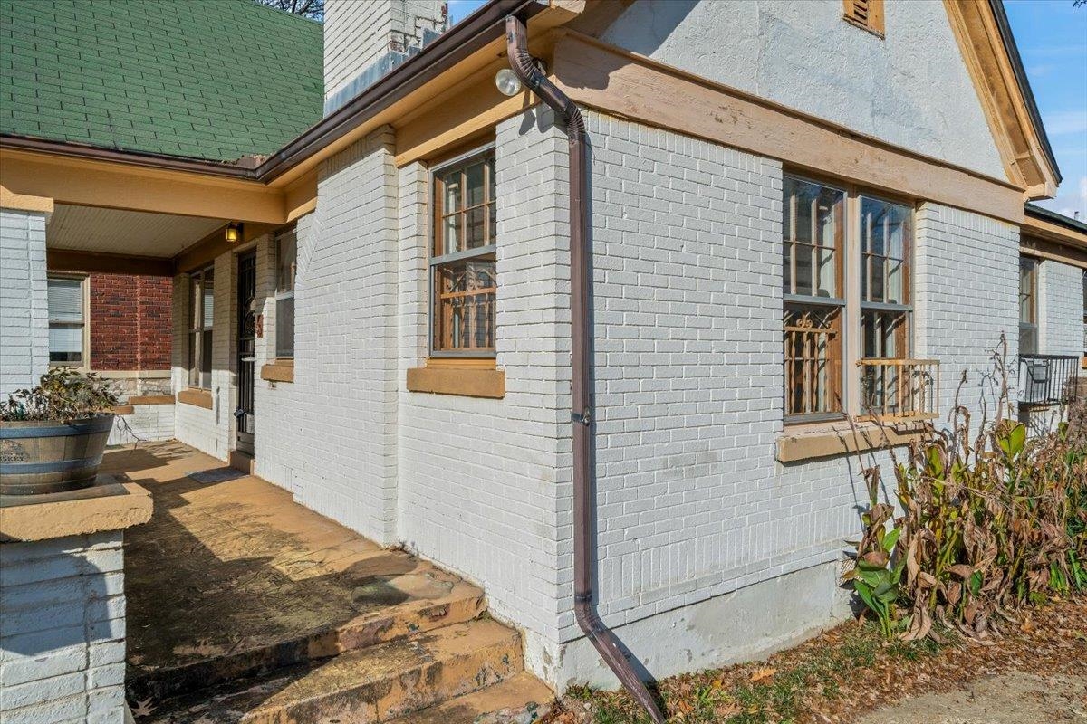 1576 TUTWILER AVE