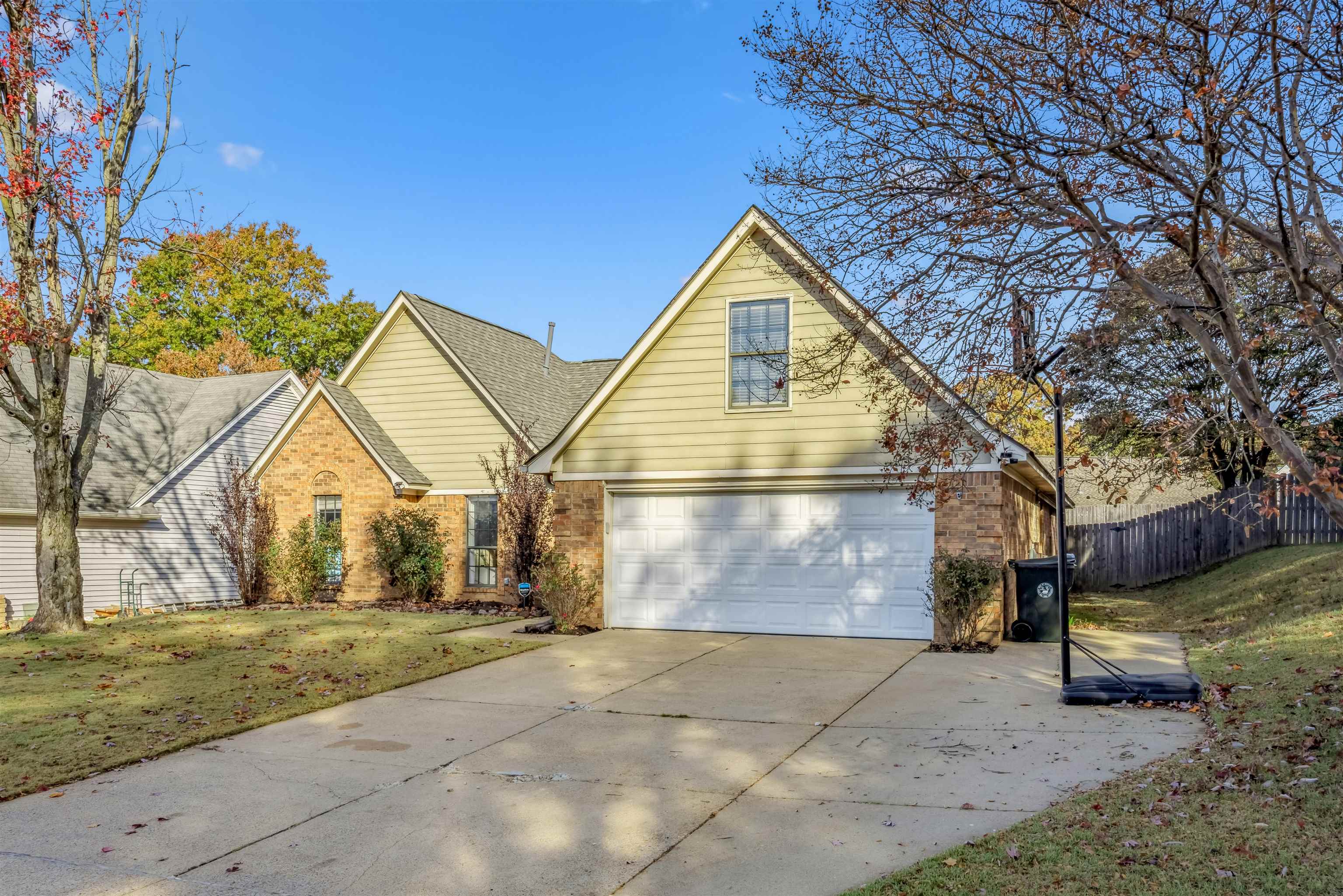6356 EASTBRIER DR