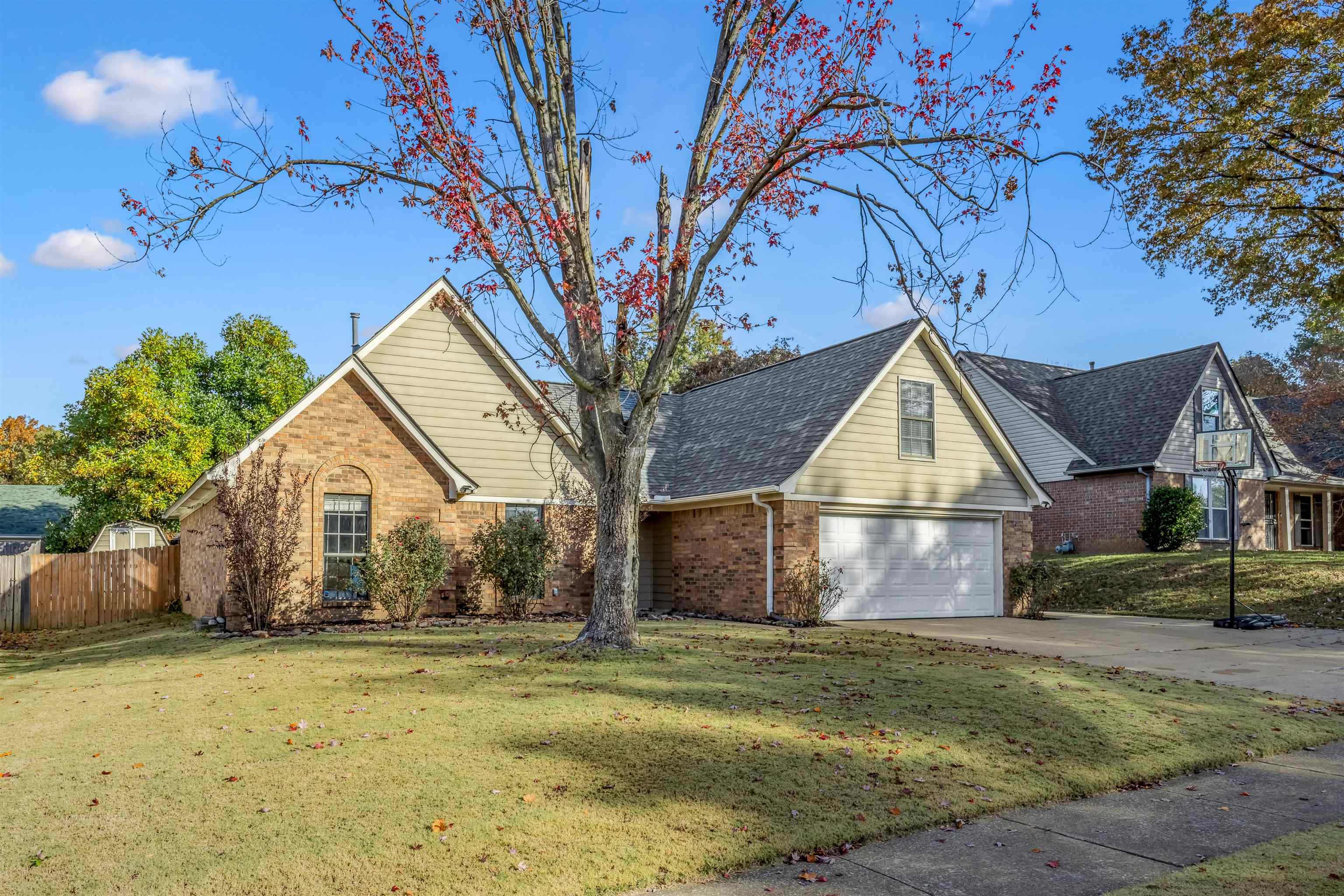 6356 EASTBRIER DR