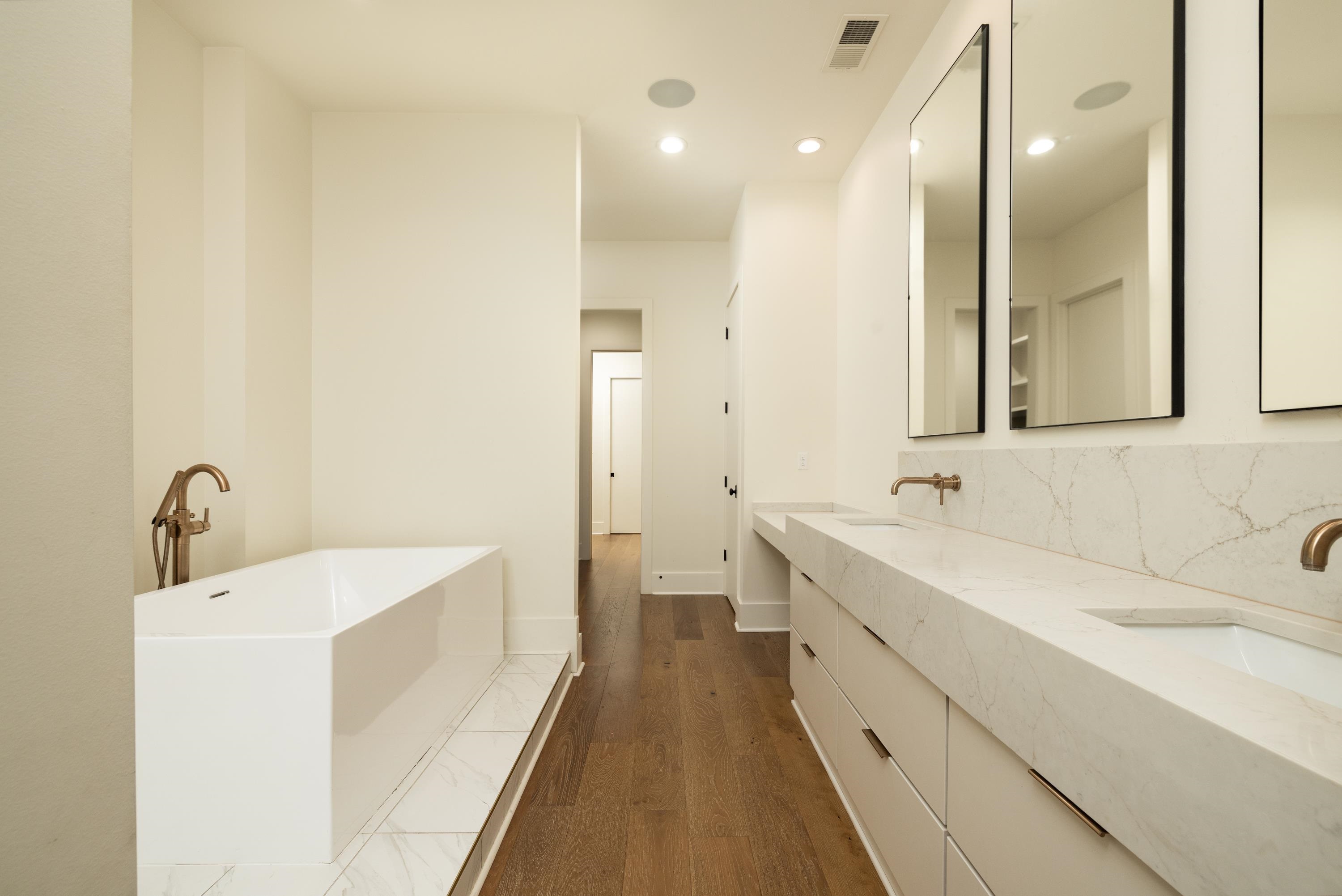 4167 W MEADE VILLAGE DR