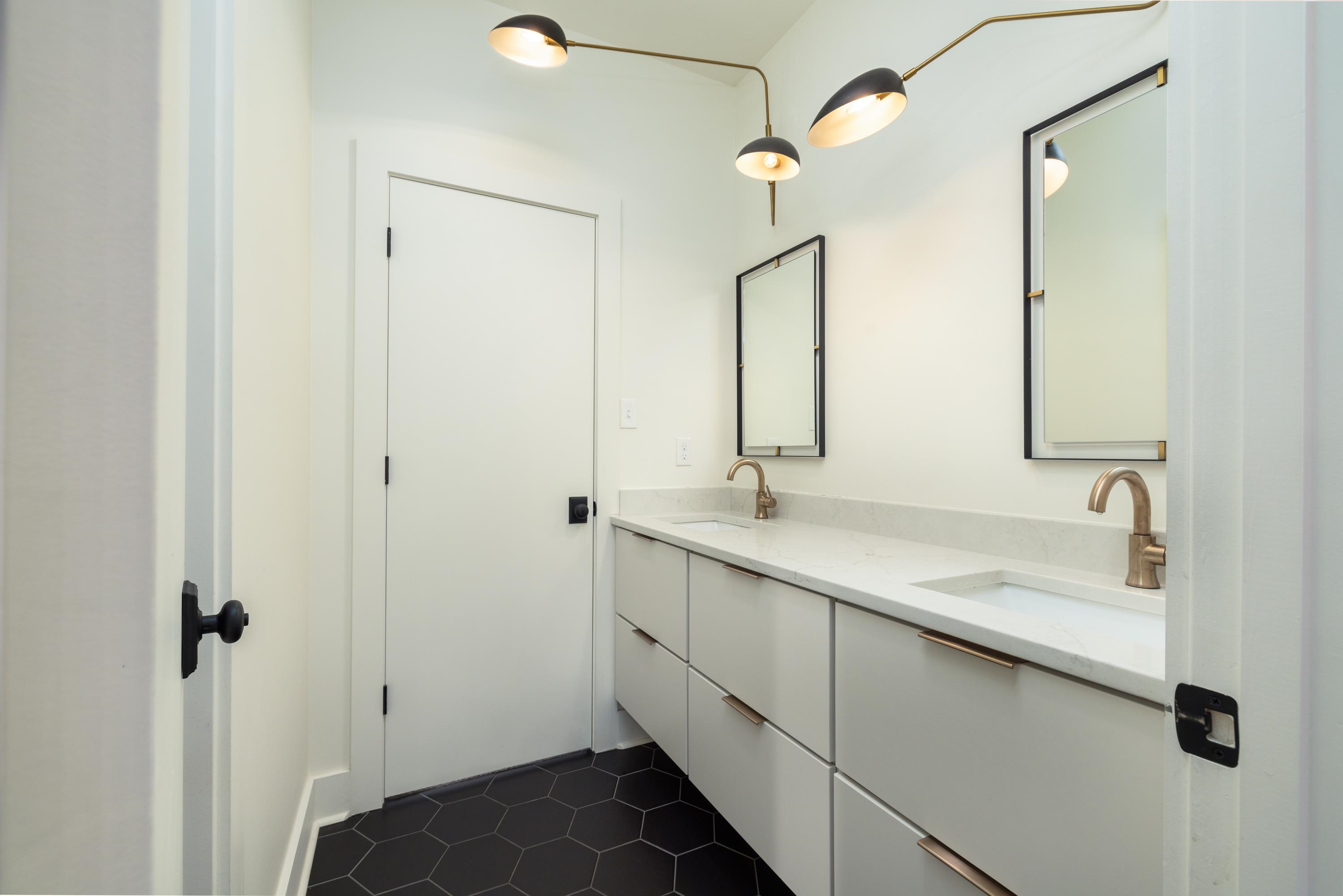 4167 MEADE VILLAGE DR