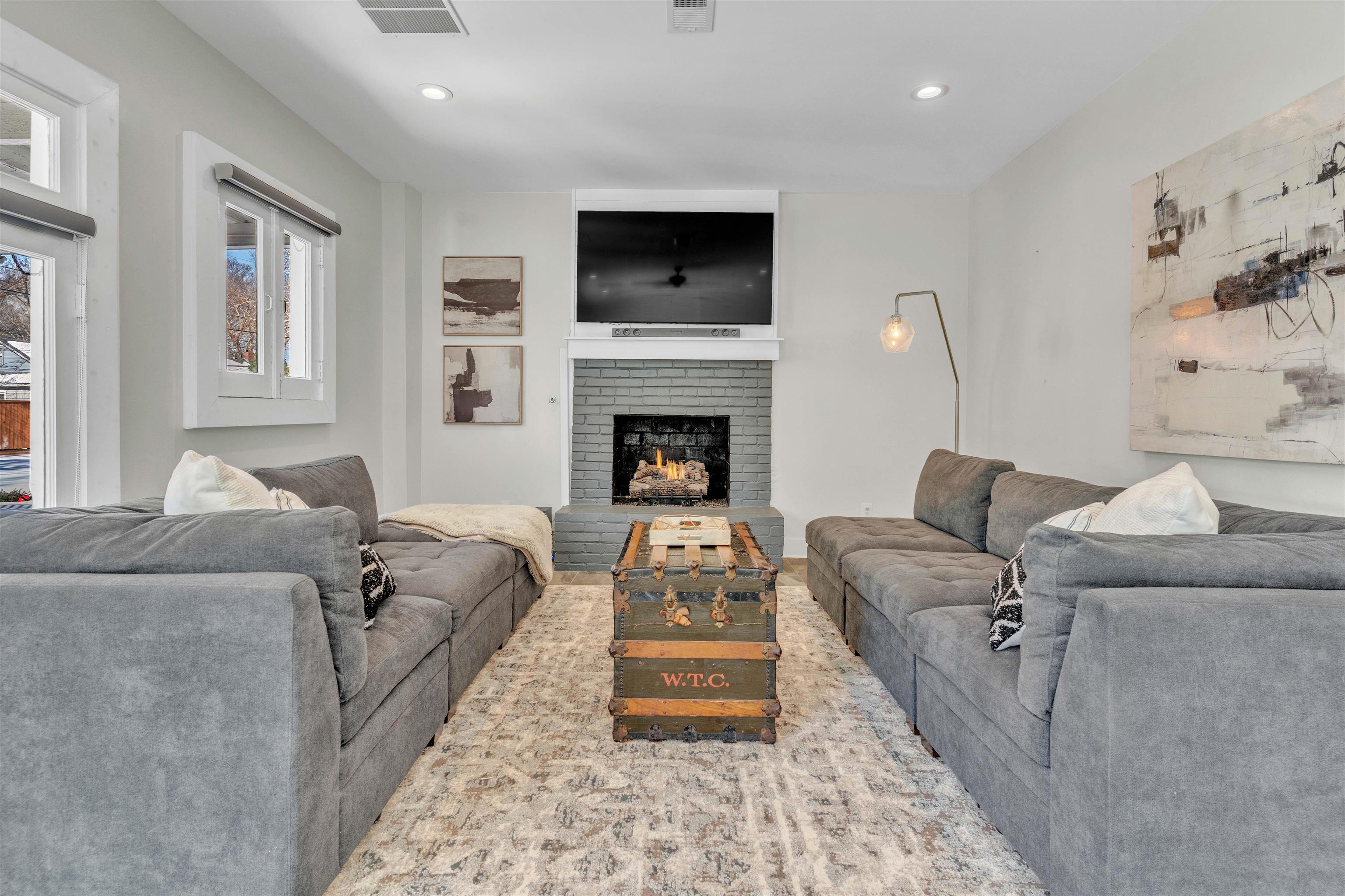 185 ALEXANDER ST