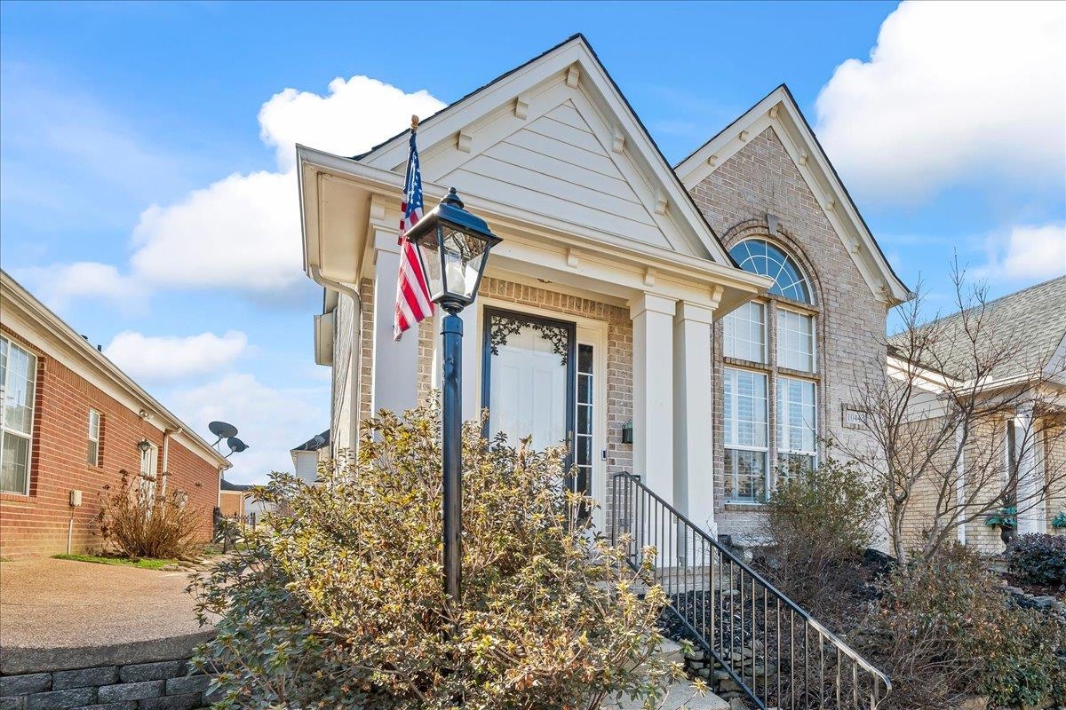 10443 KENSINGTON CIR